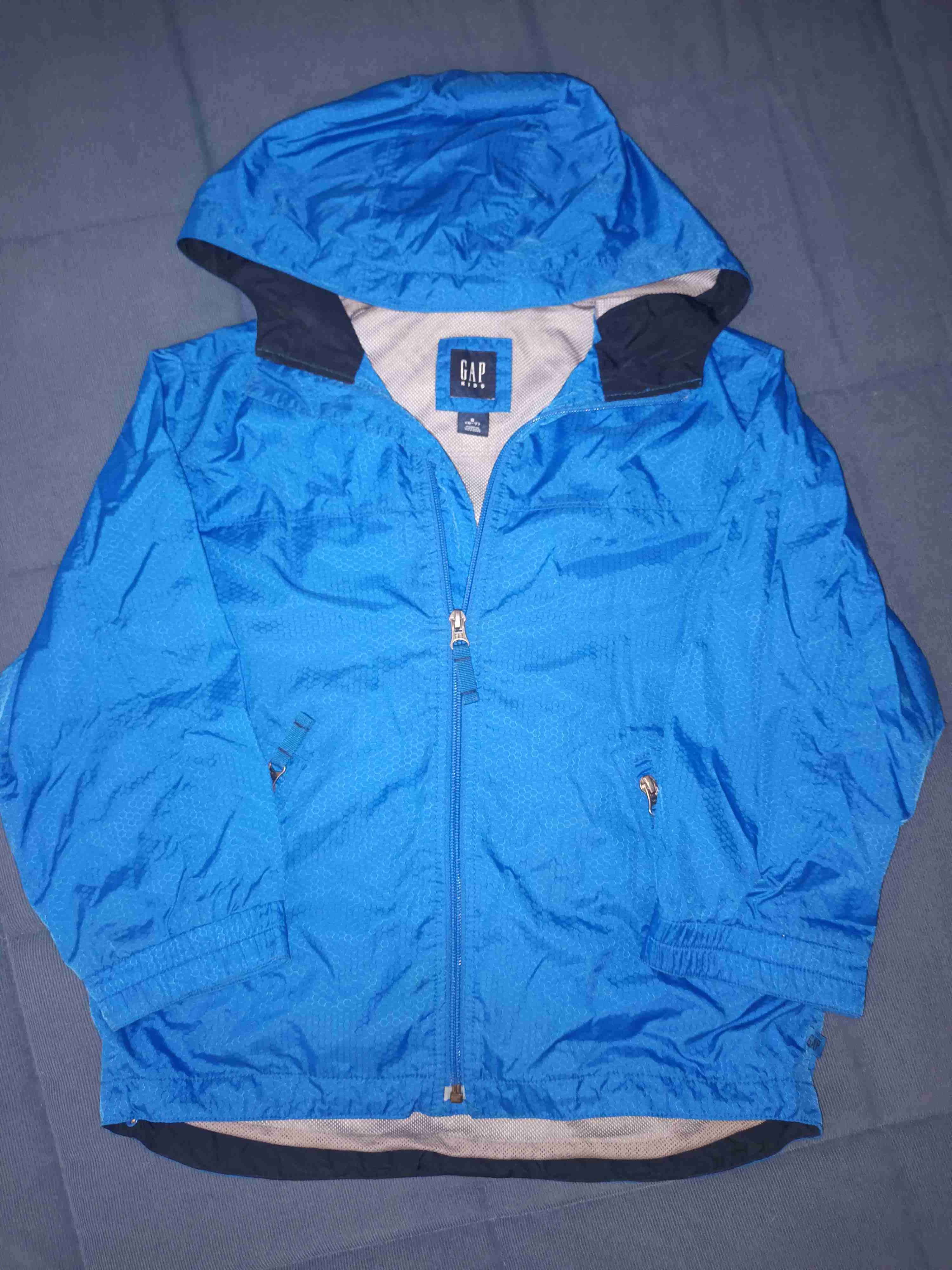 Chaqueta azul impermeable GAP