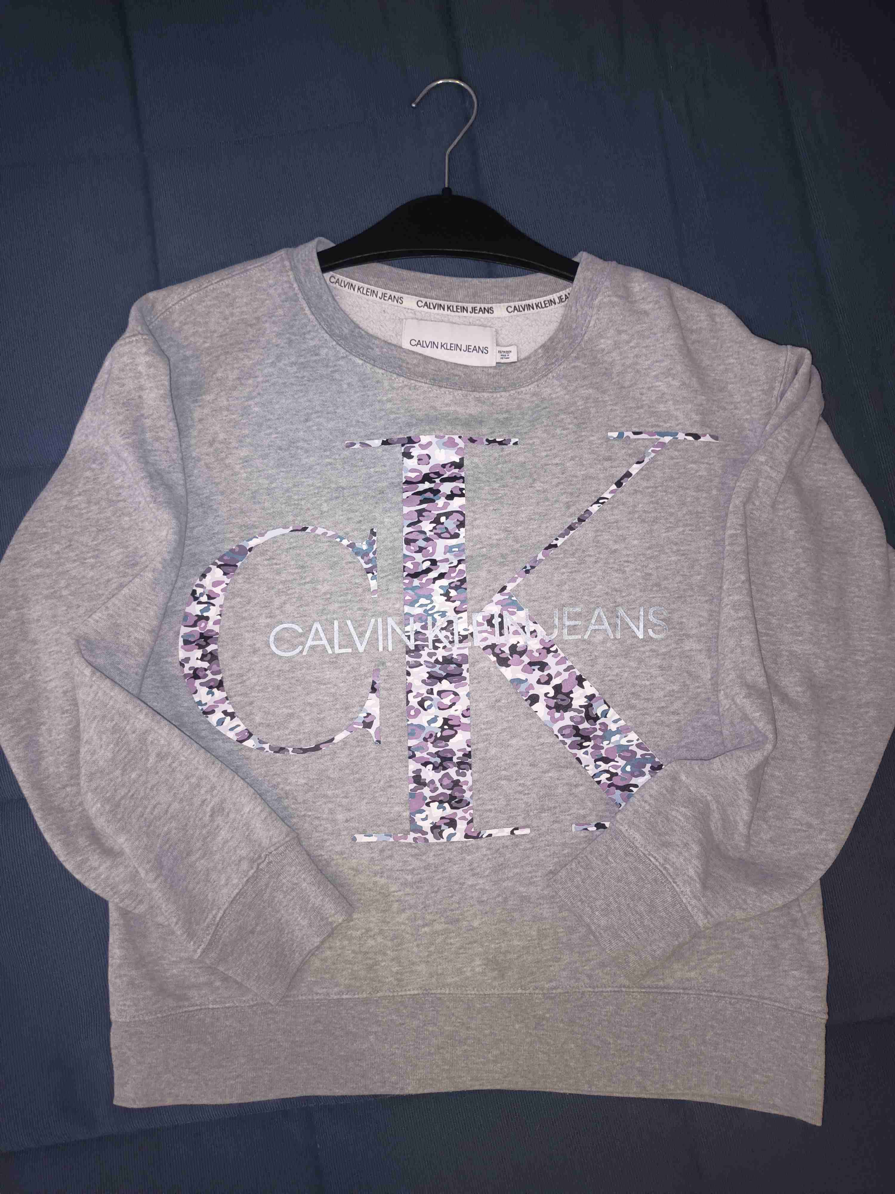 Polerón gris Calvin Klein