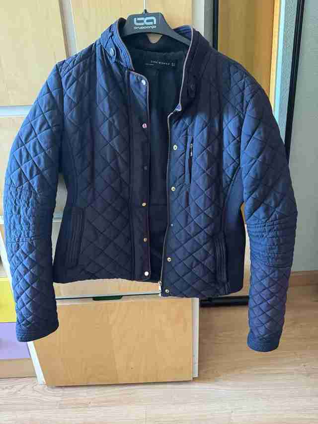 Chaqueta azul acolchada Zara