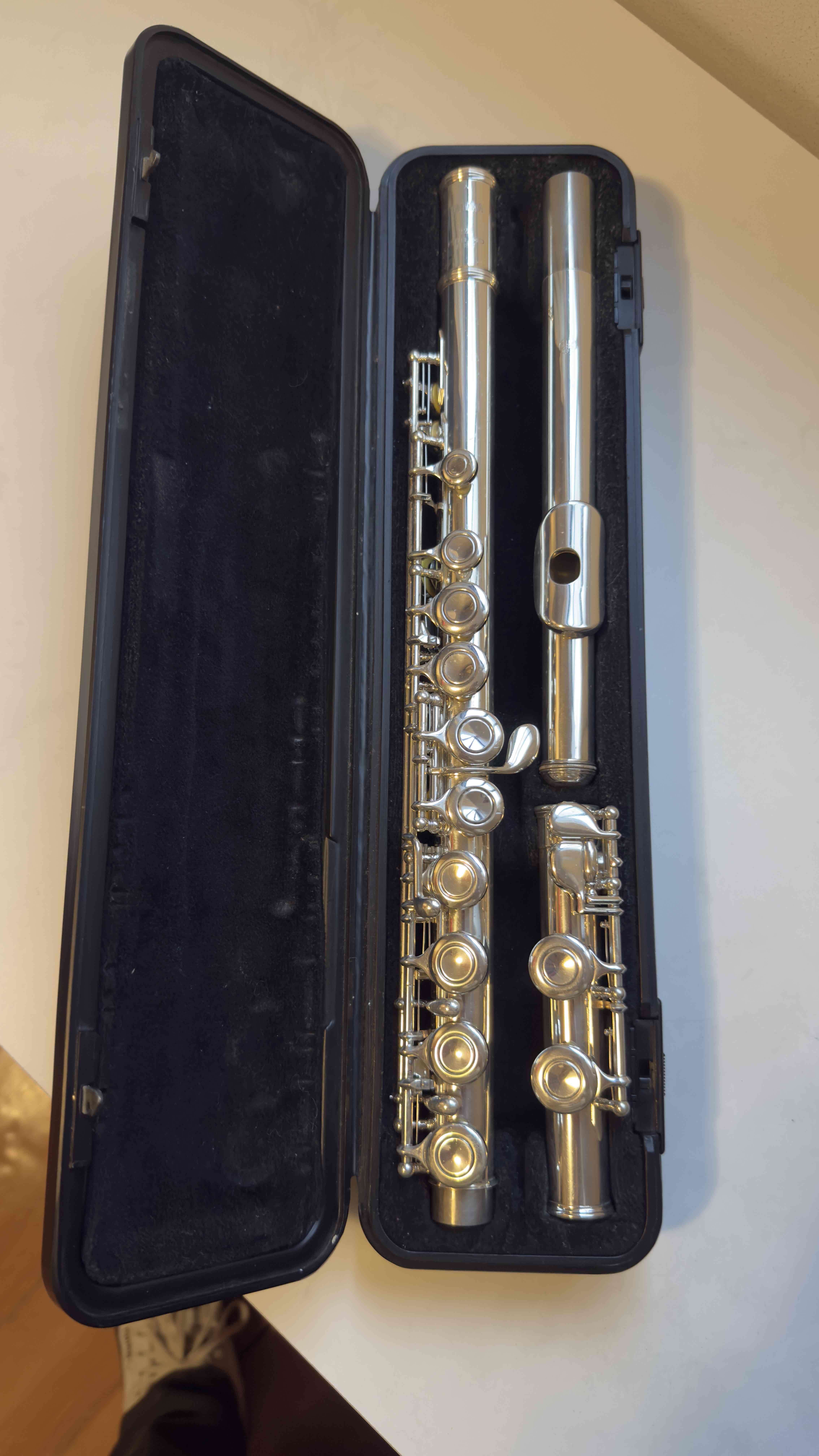 Flauta traversa Yamaha YFL-221 usada