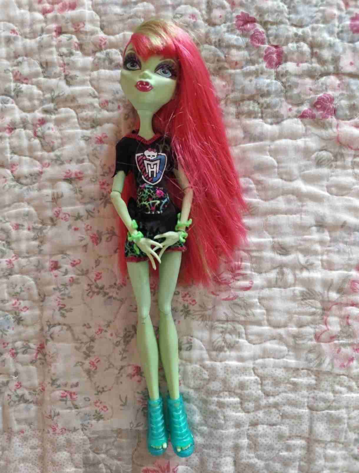 Muñeca Monster High venus con todos sus accesorios