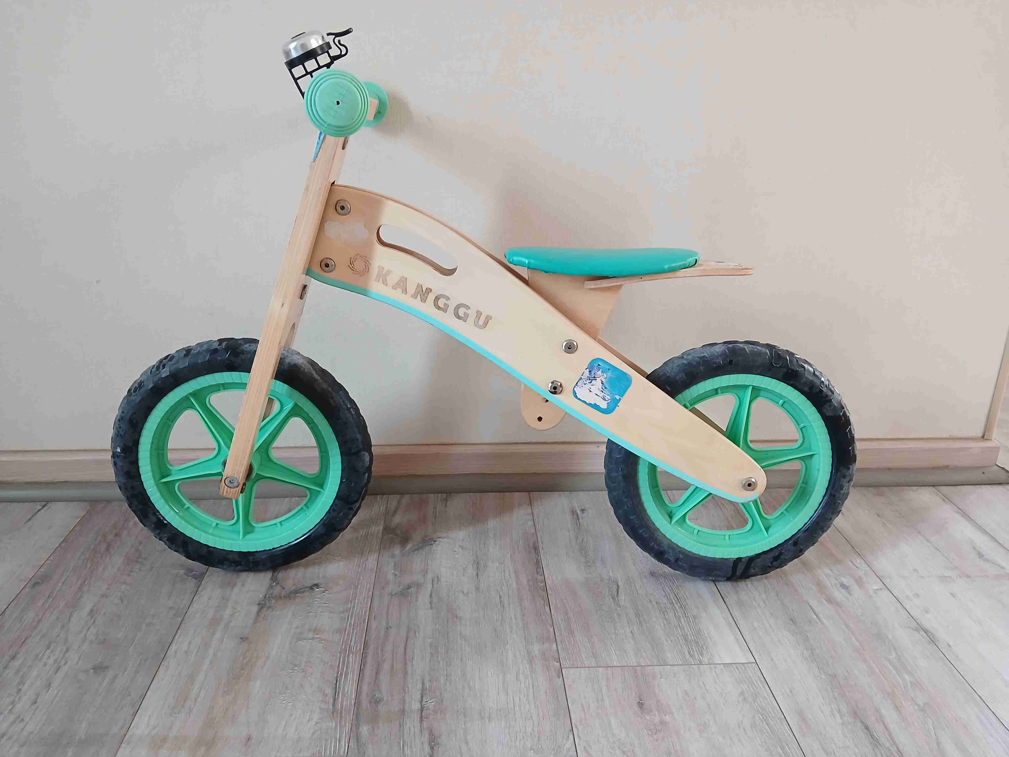 Bicicleta de madera para niños
