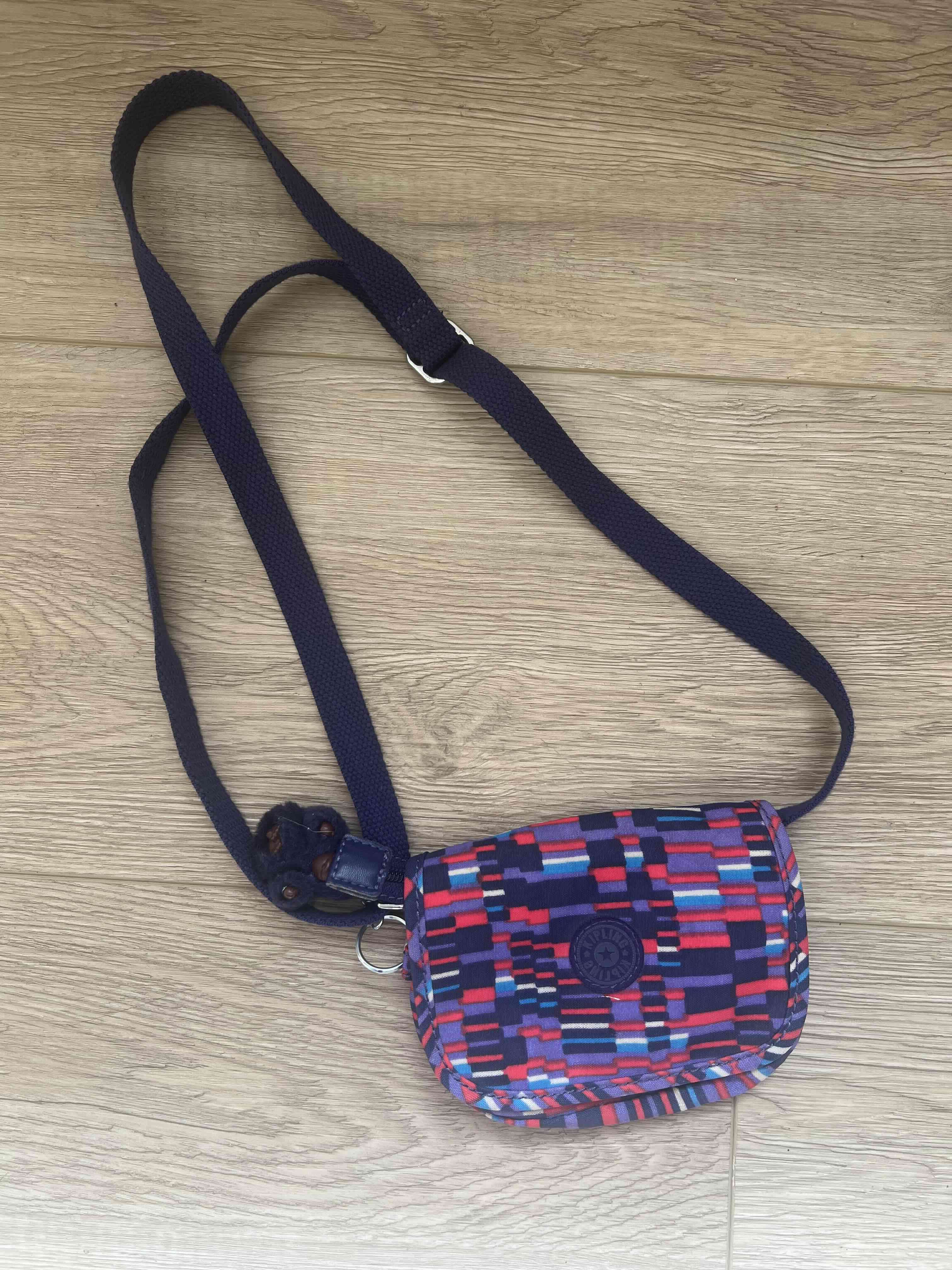 Bandolera niña kipling  estampada colorida