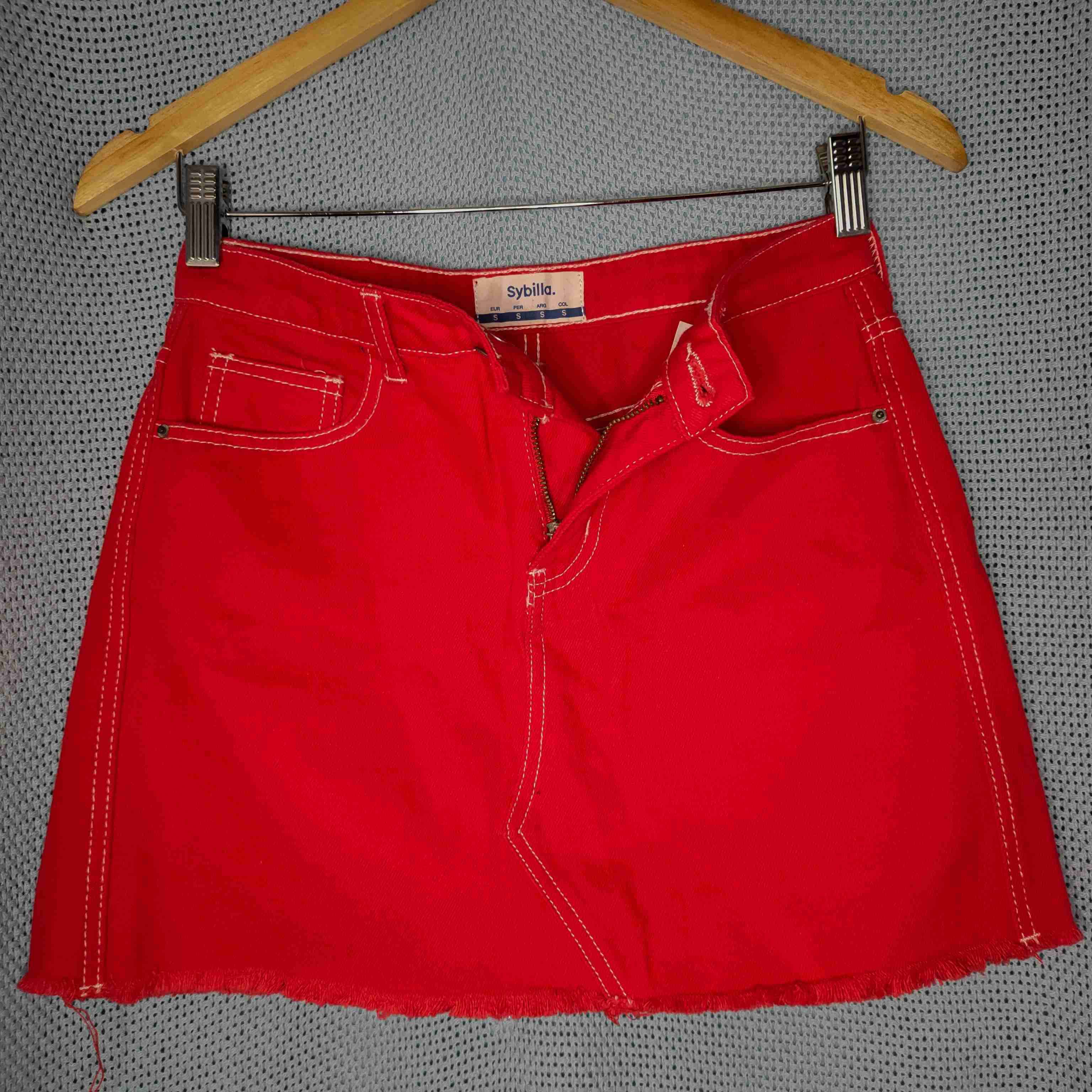 Falda roja mezclilla