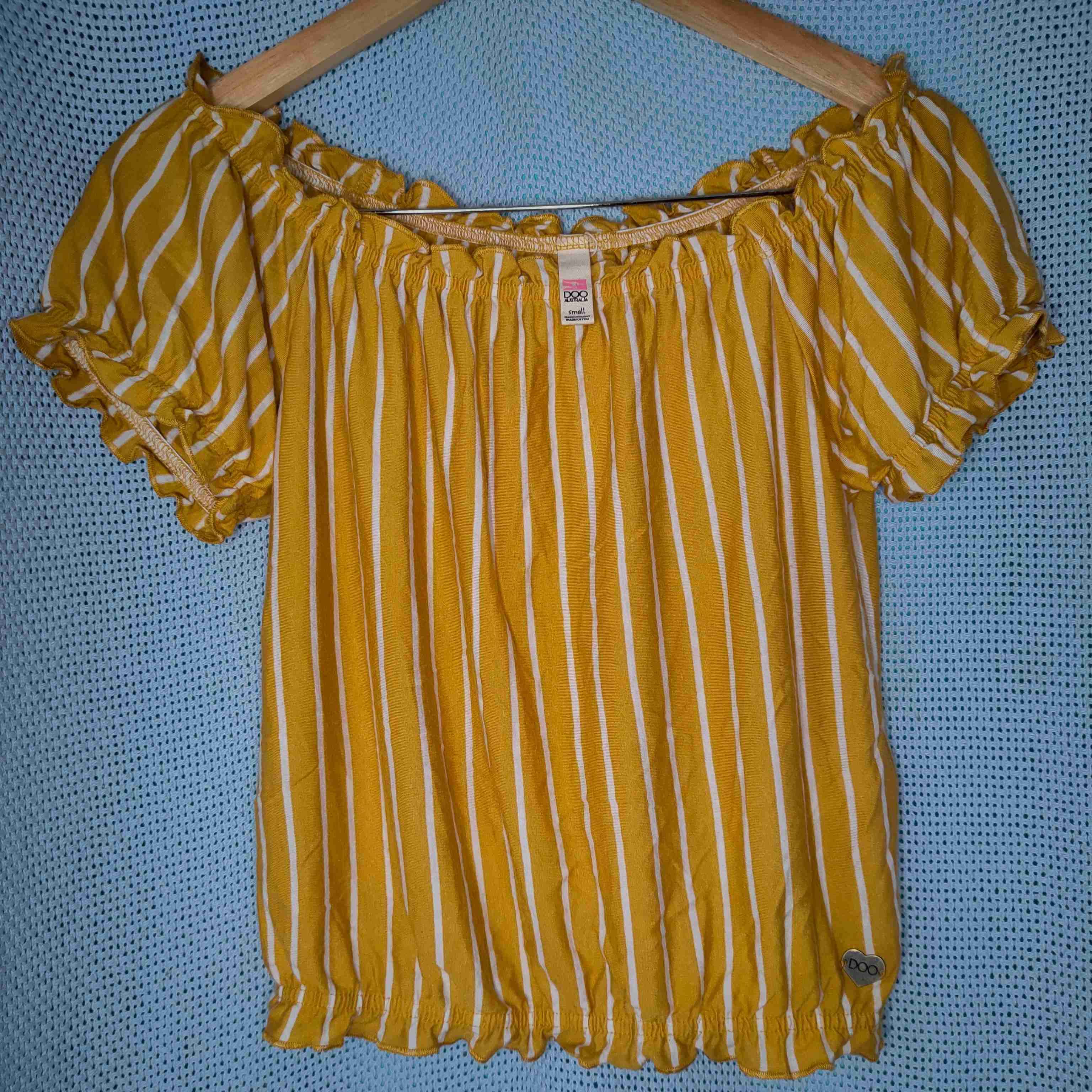 Blusa amarilla a rayas