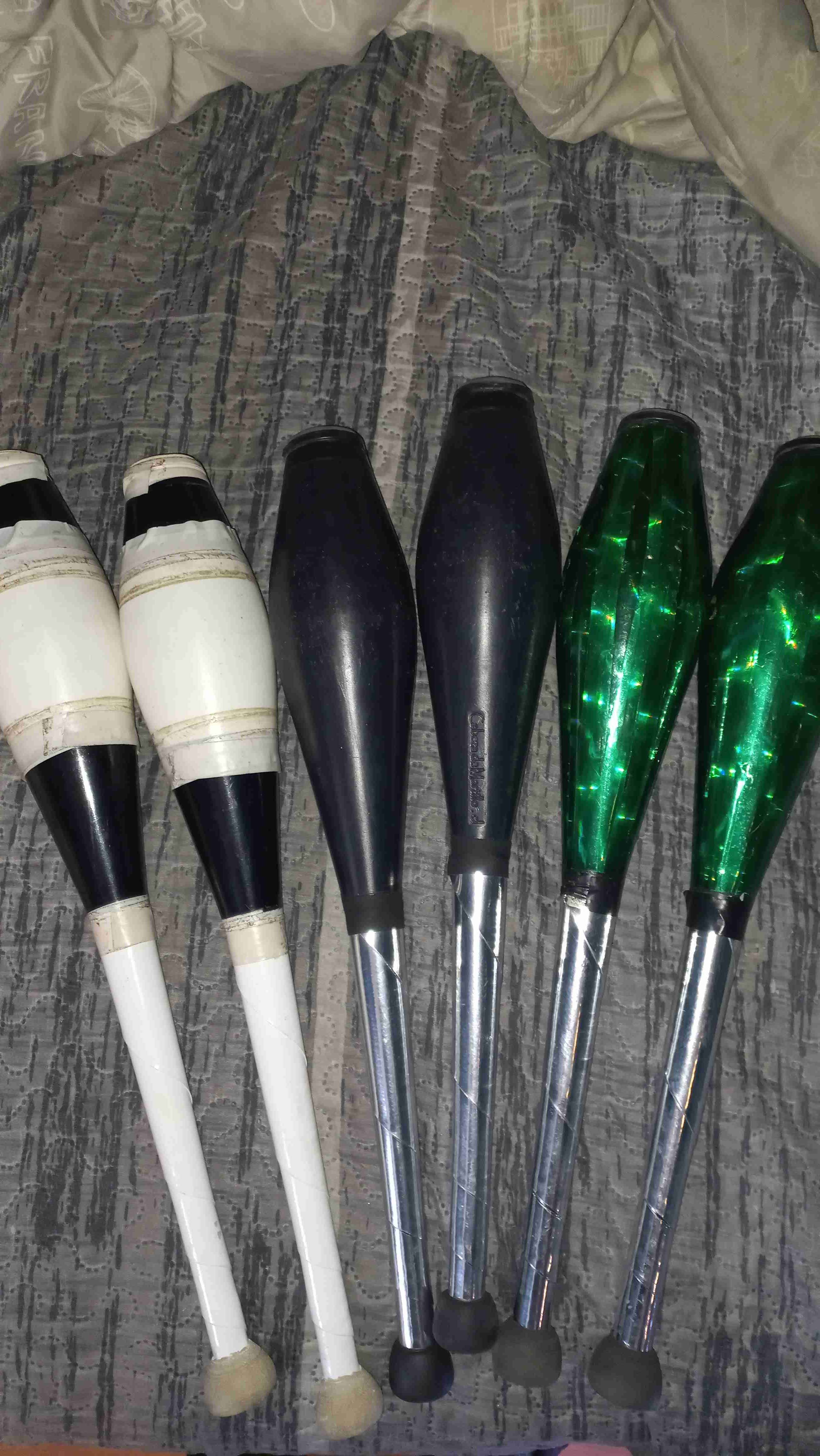 Clavas de malabarismo, argollas, pajaritas y más.