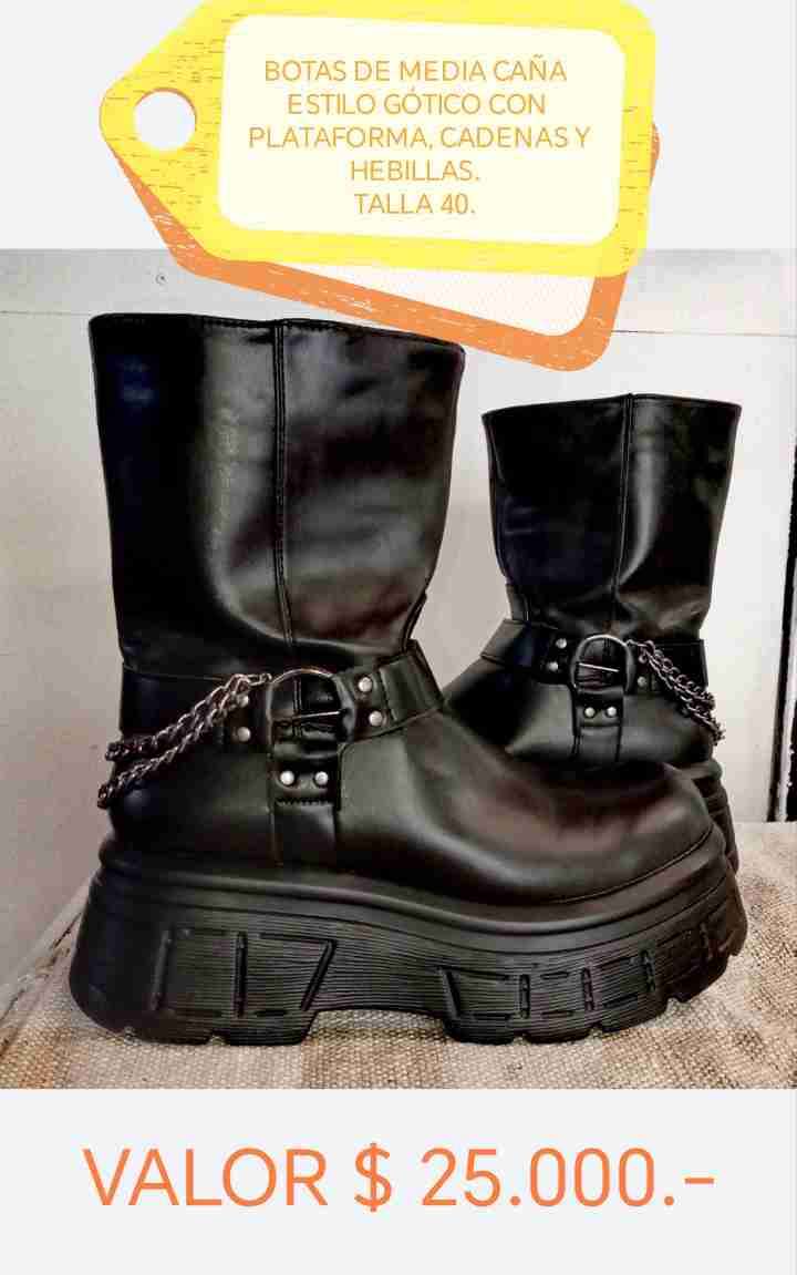 Botas góticas de media caña