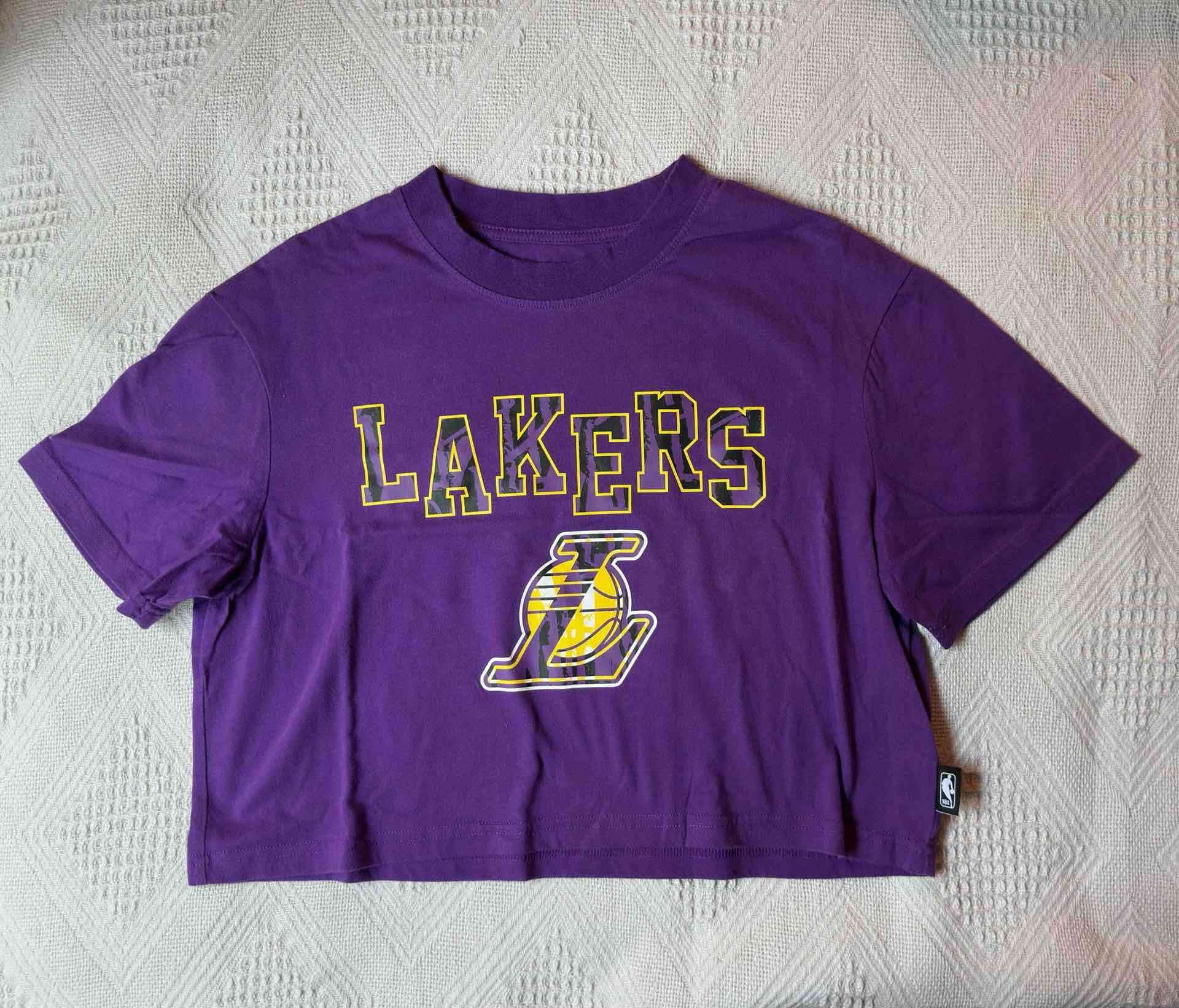Polera morada Lakers