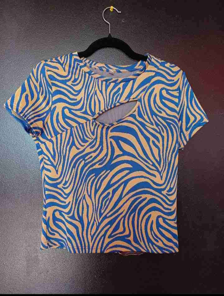 Polera cut out animal print