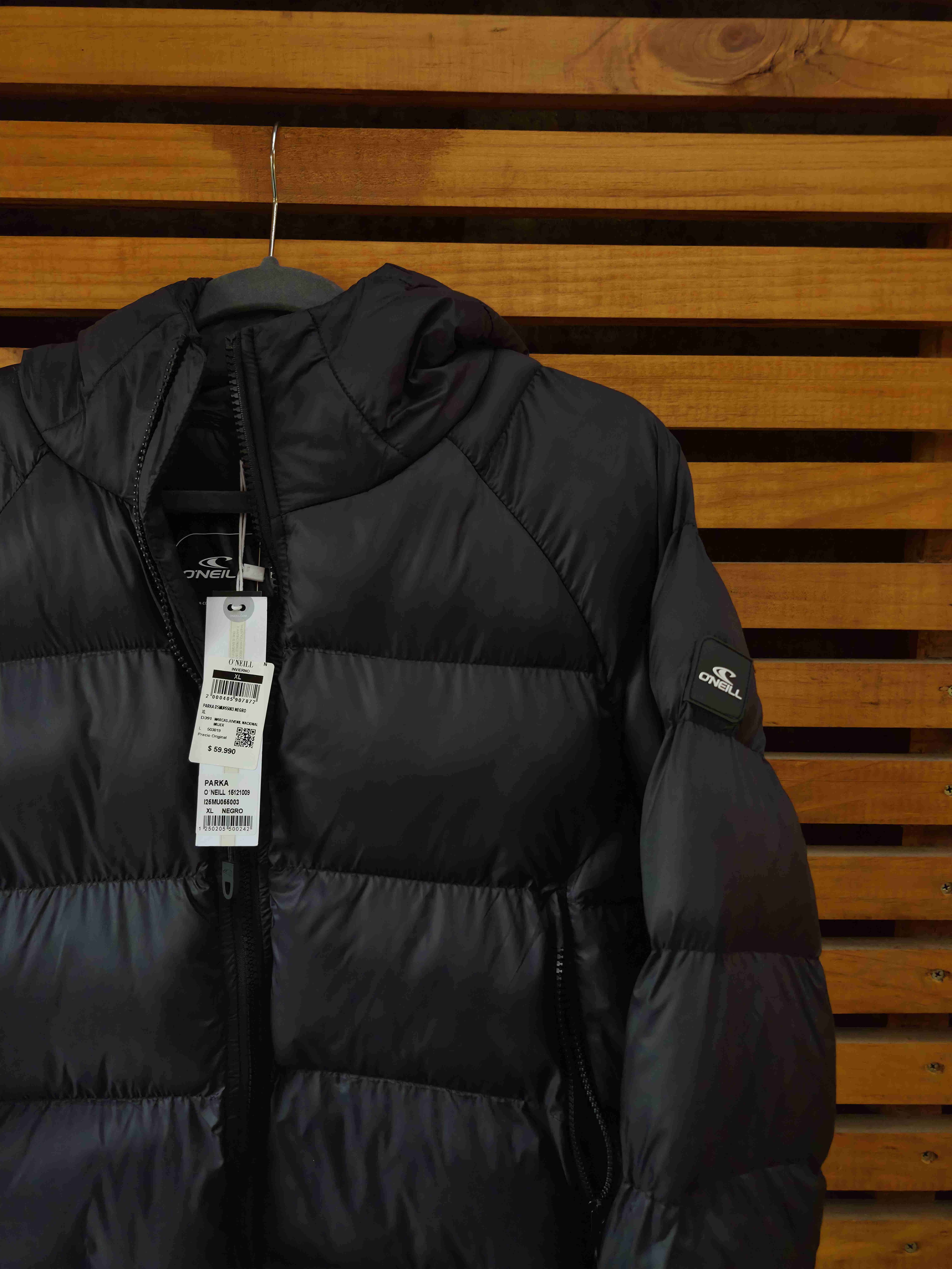 Parka negra O'Neill con capucha