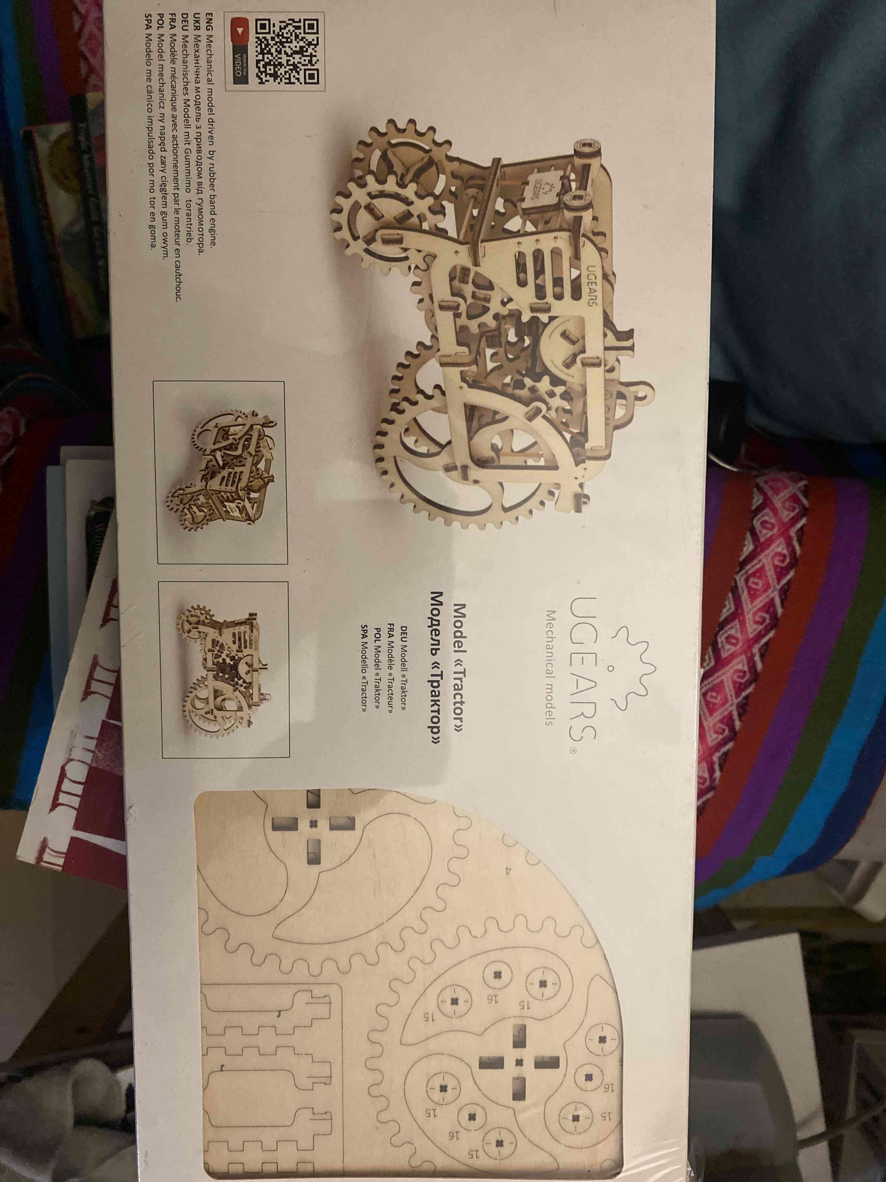 Modelo mecánico tractor UGEARS