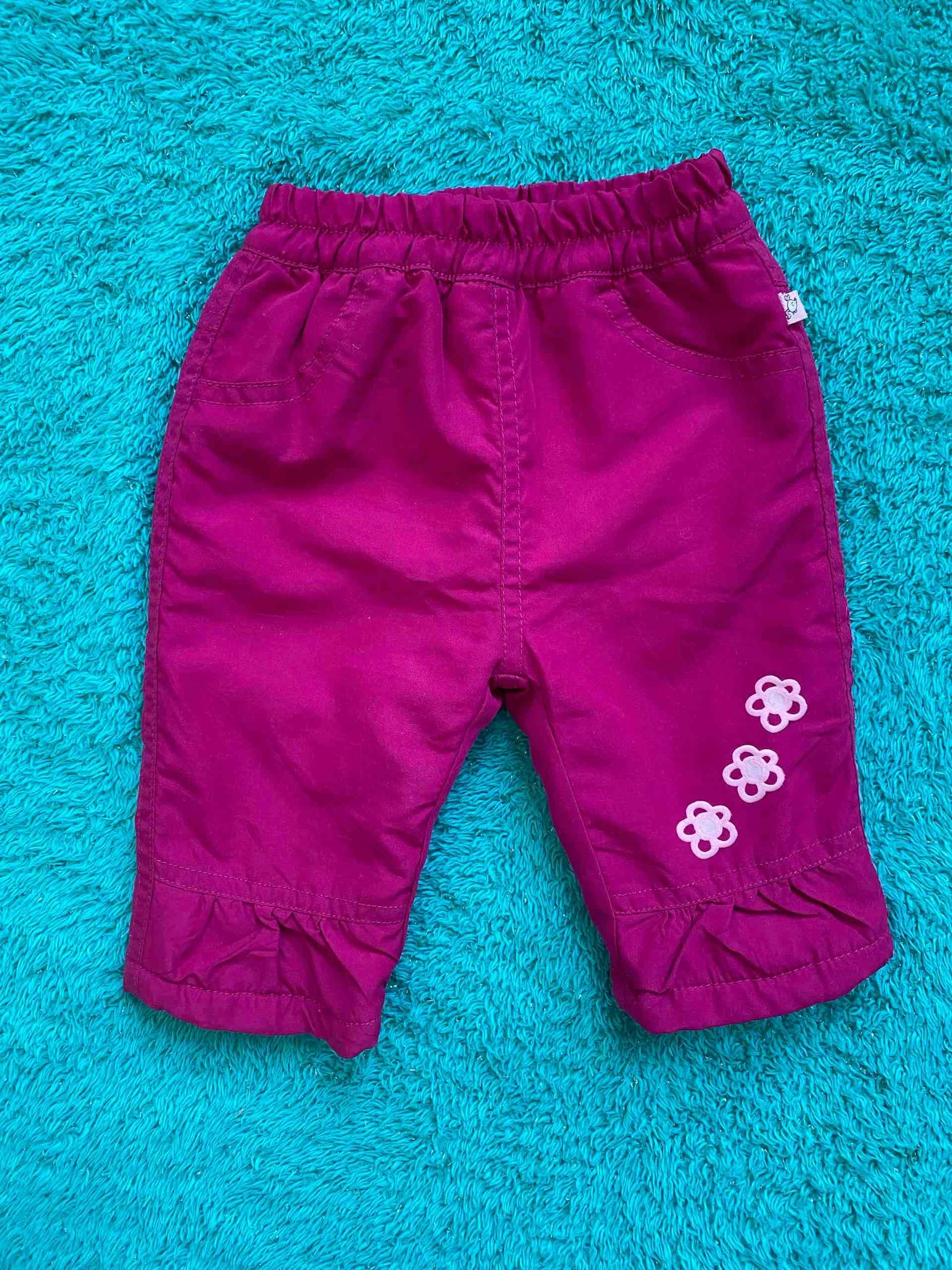 Pantalón fucsia con flores