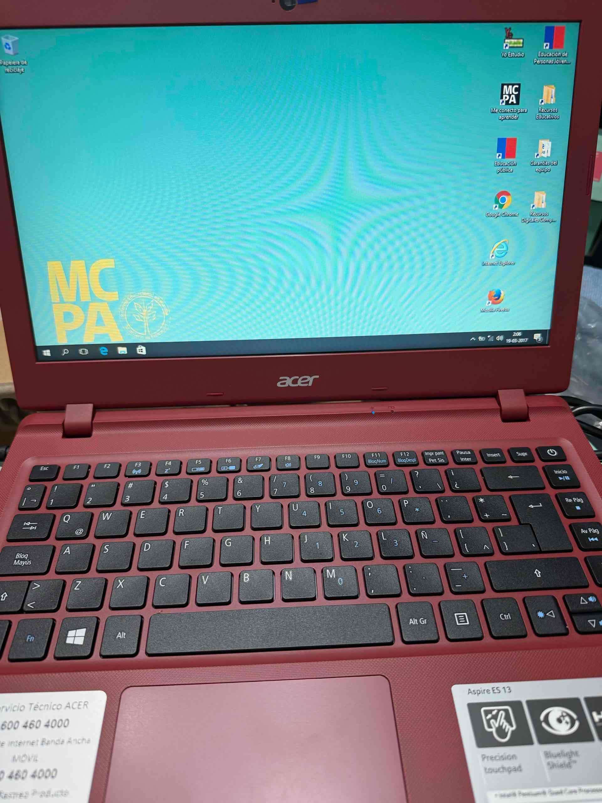 Notebook Acer rojo 13 pulgadas