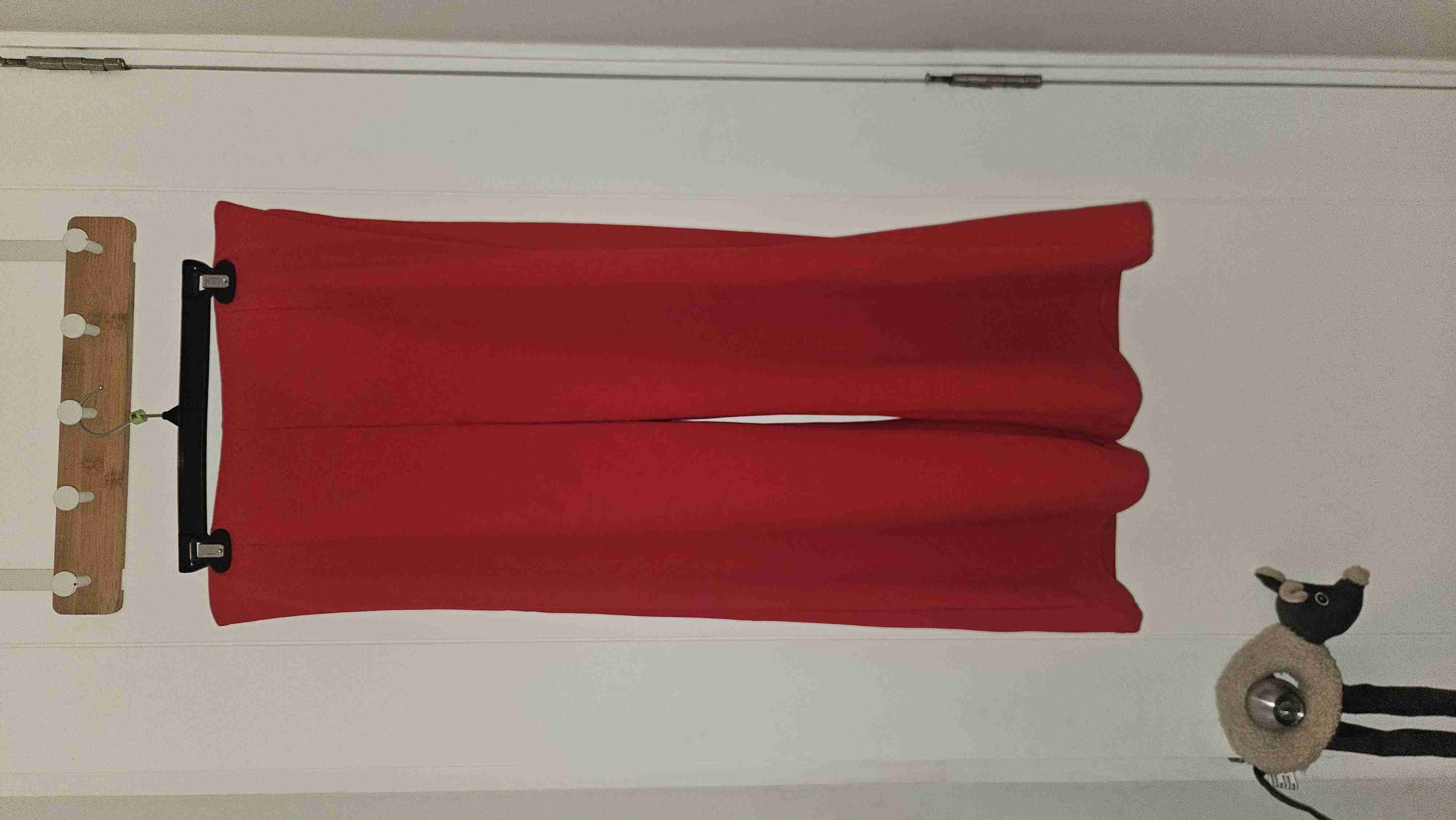 Pantalones rojos de mujer