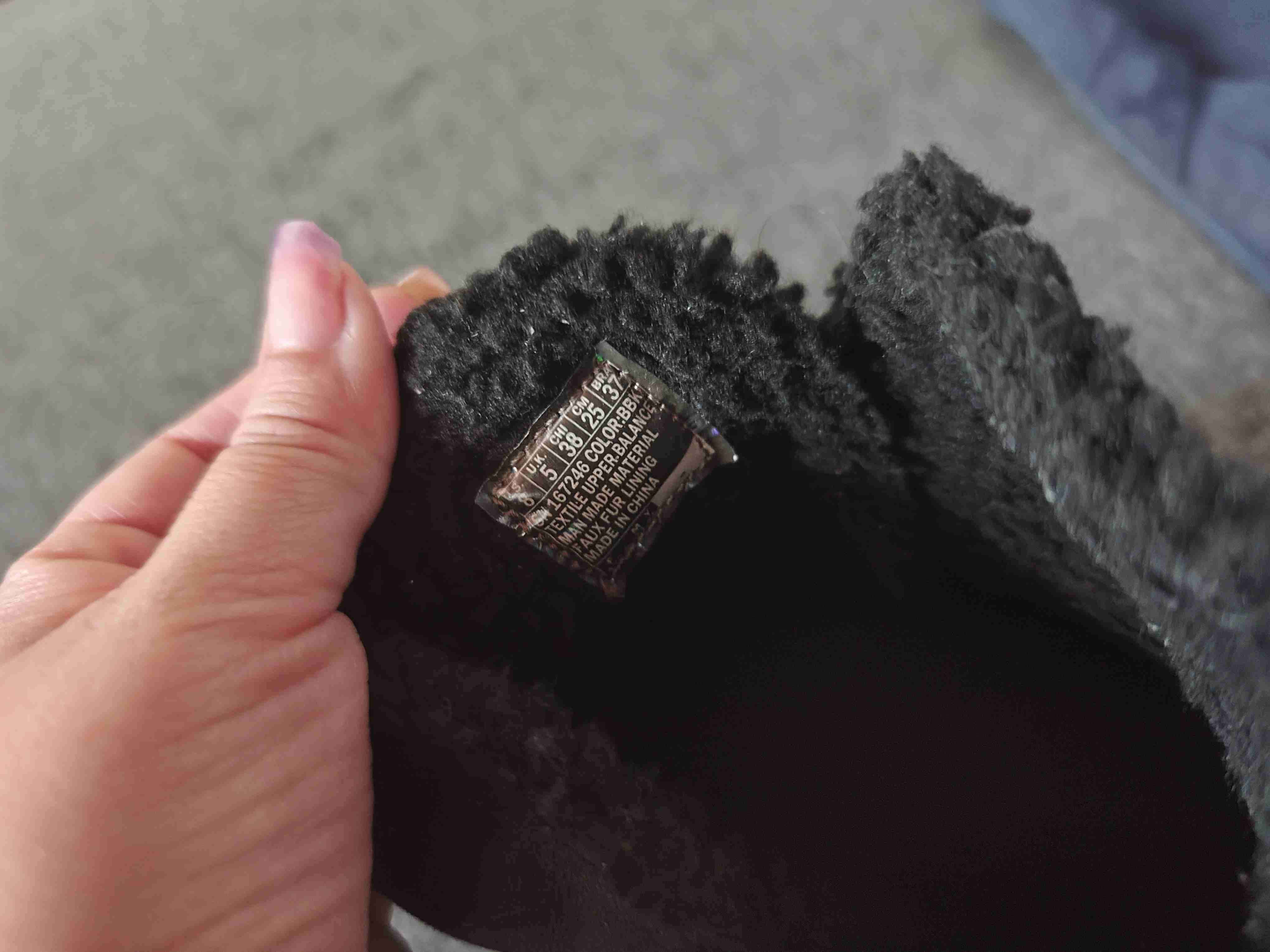 Botas negras de invierno - miniatura 4