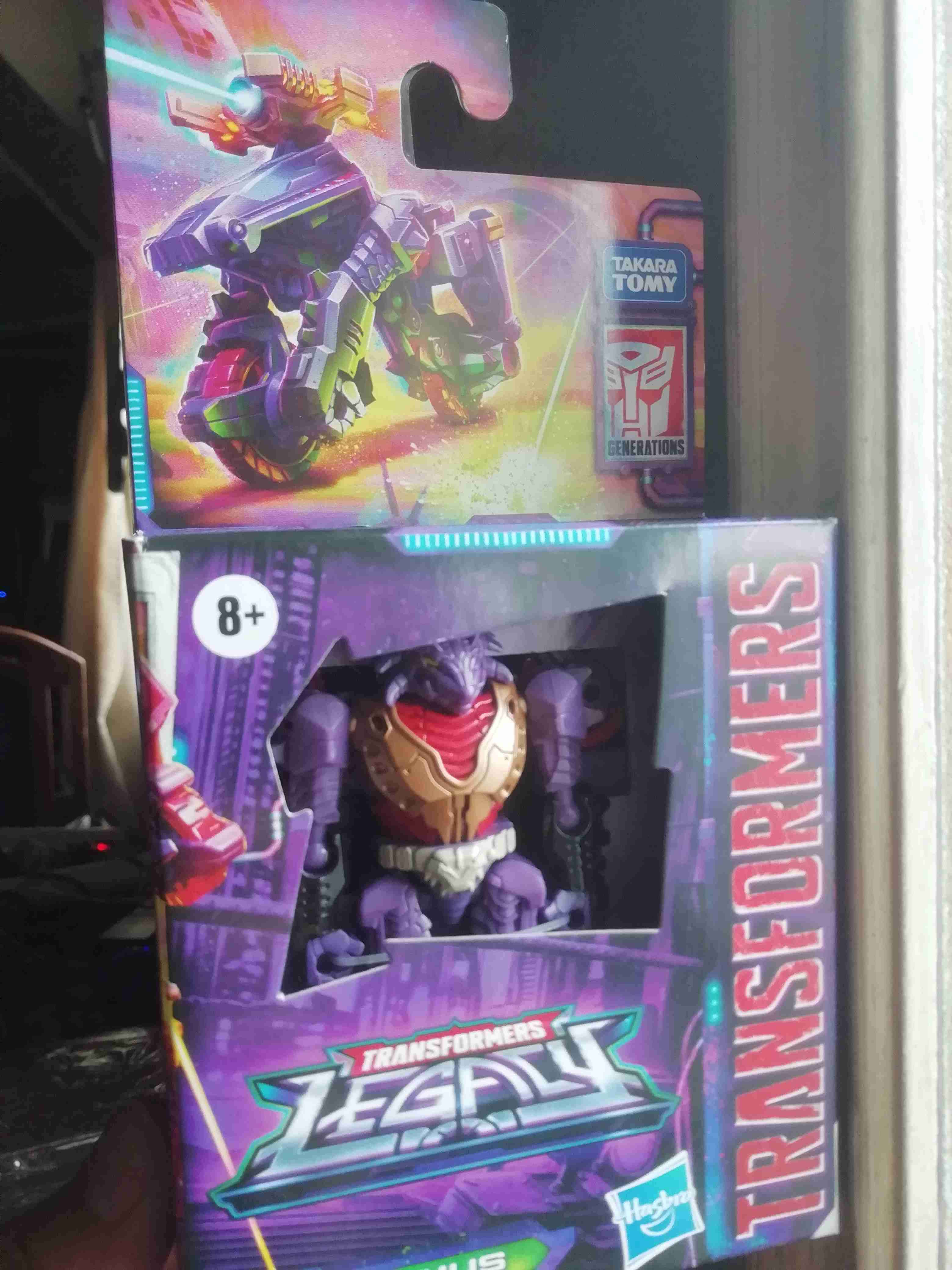 Figura Transformers Legacy - Iguanus