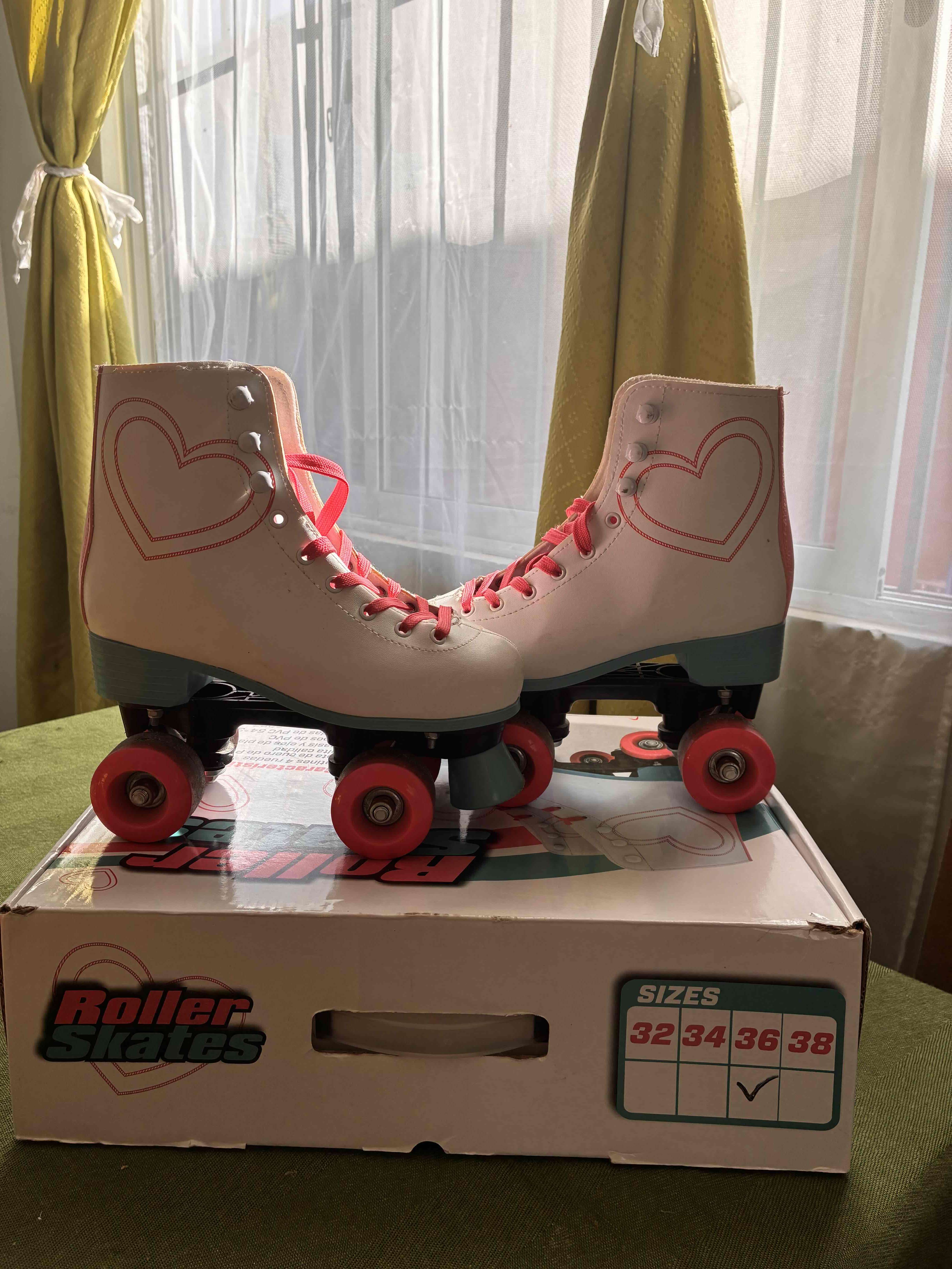 Patines de cuatro ruedas blancos N 35/36