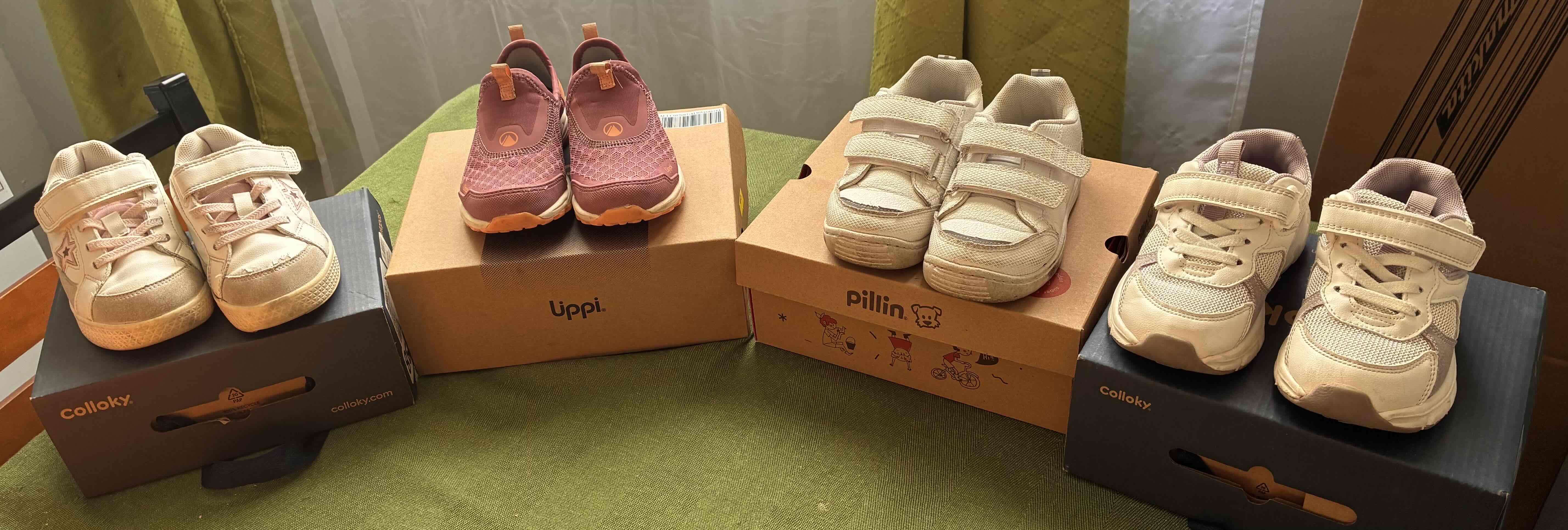 Lote de zapatillas de niña N 25/26/27