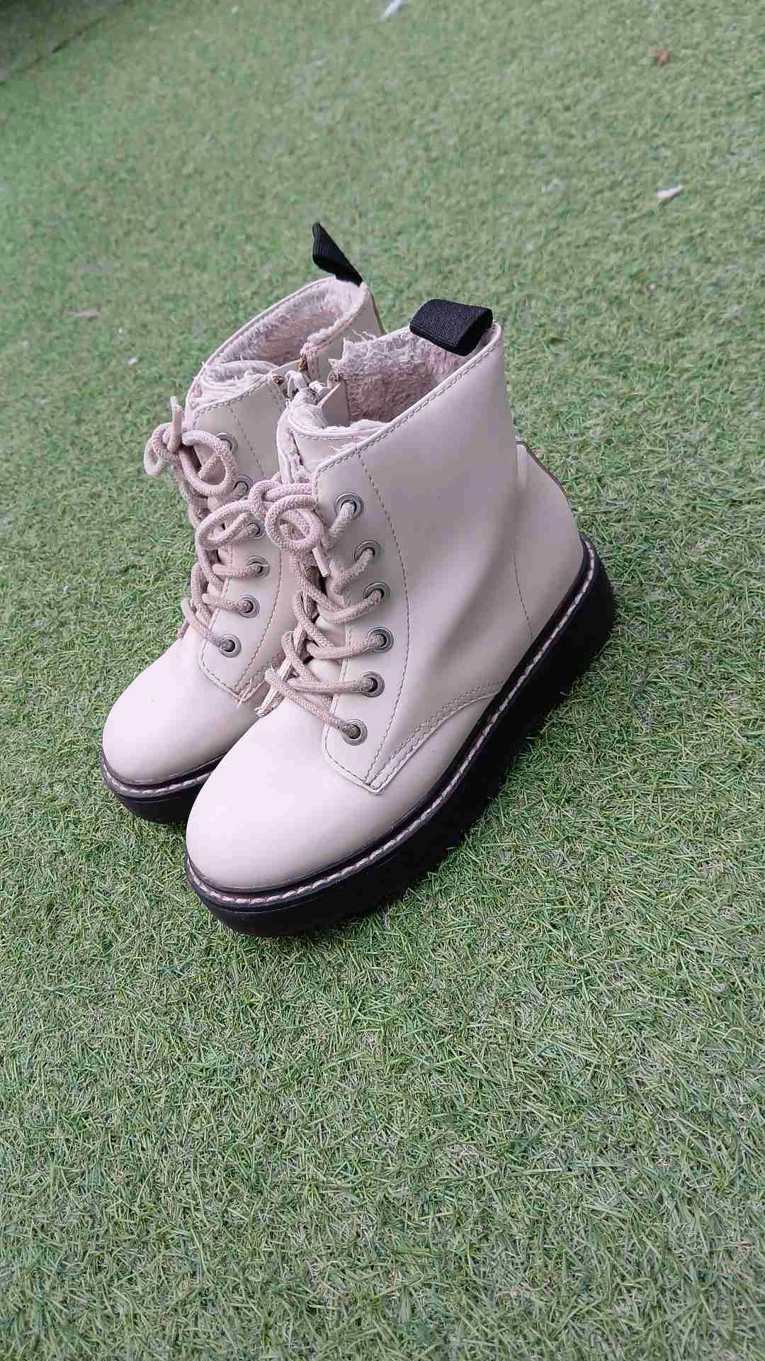 Botines crema de invierno