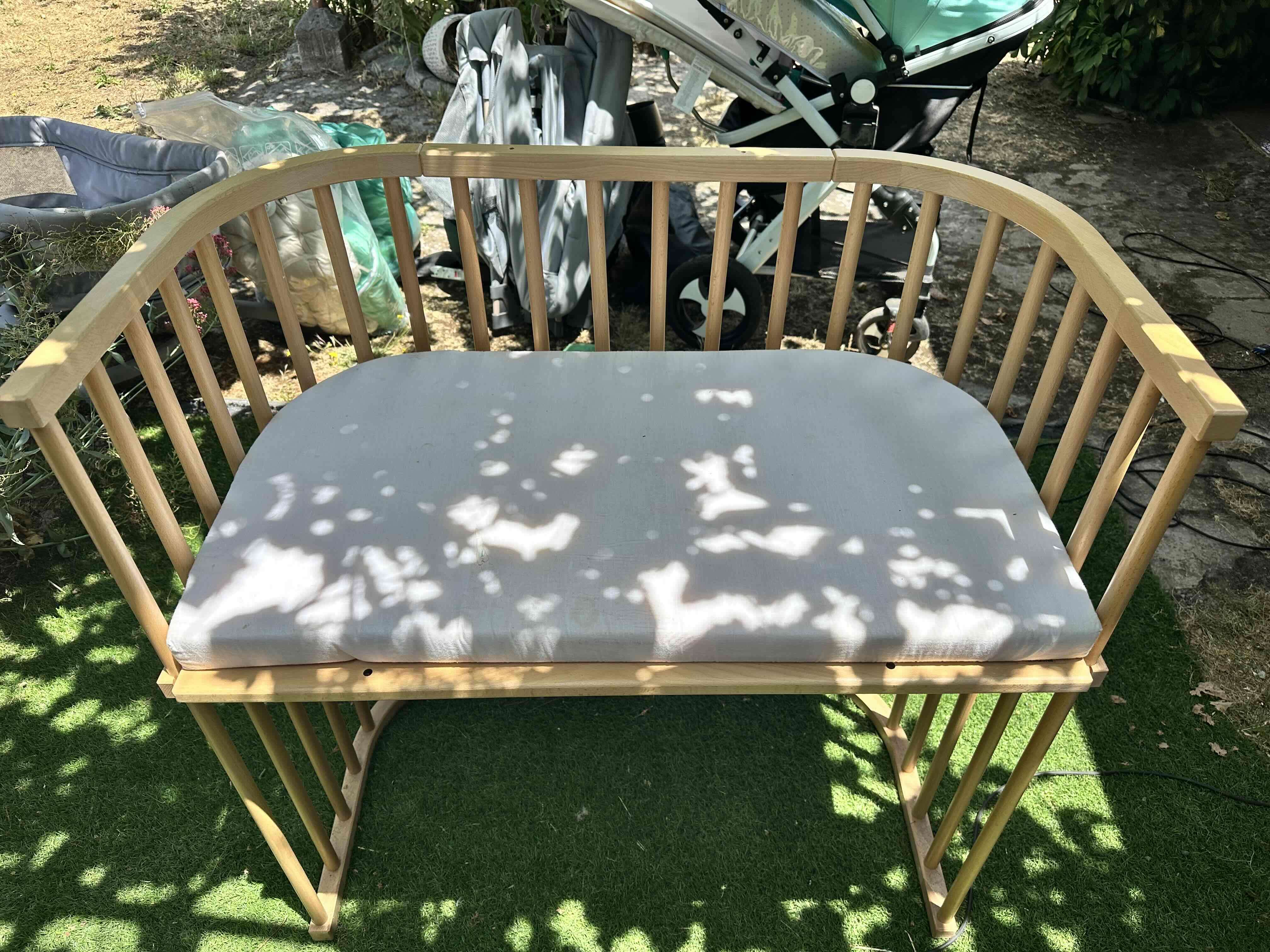 Cuna de madera para bebé