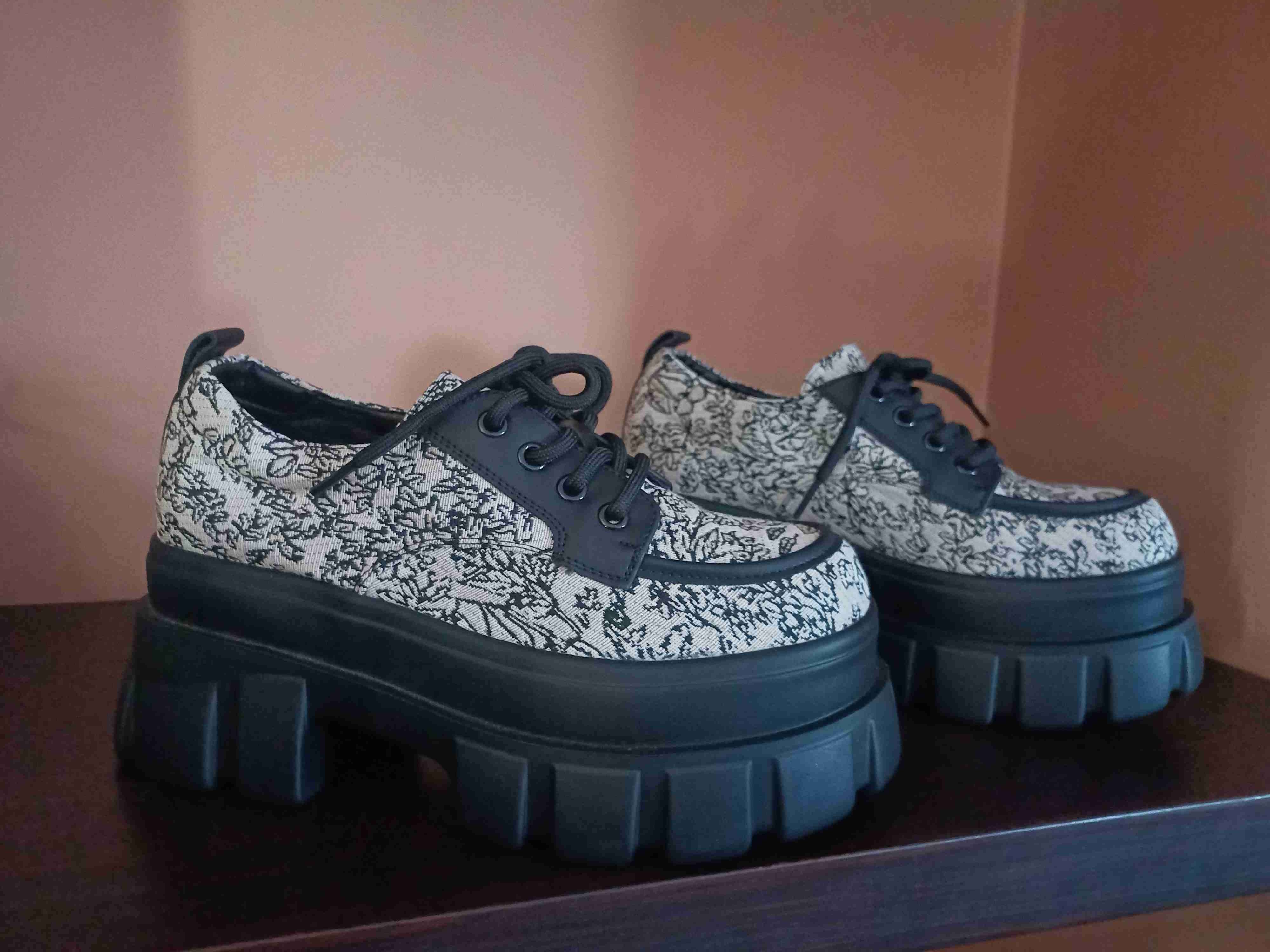 Zapatos plataforma estampados