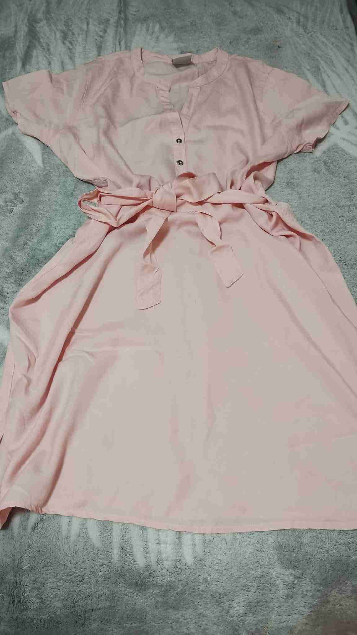 Vestido rosa con botones