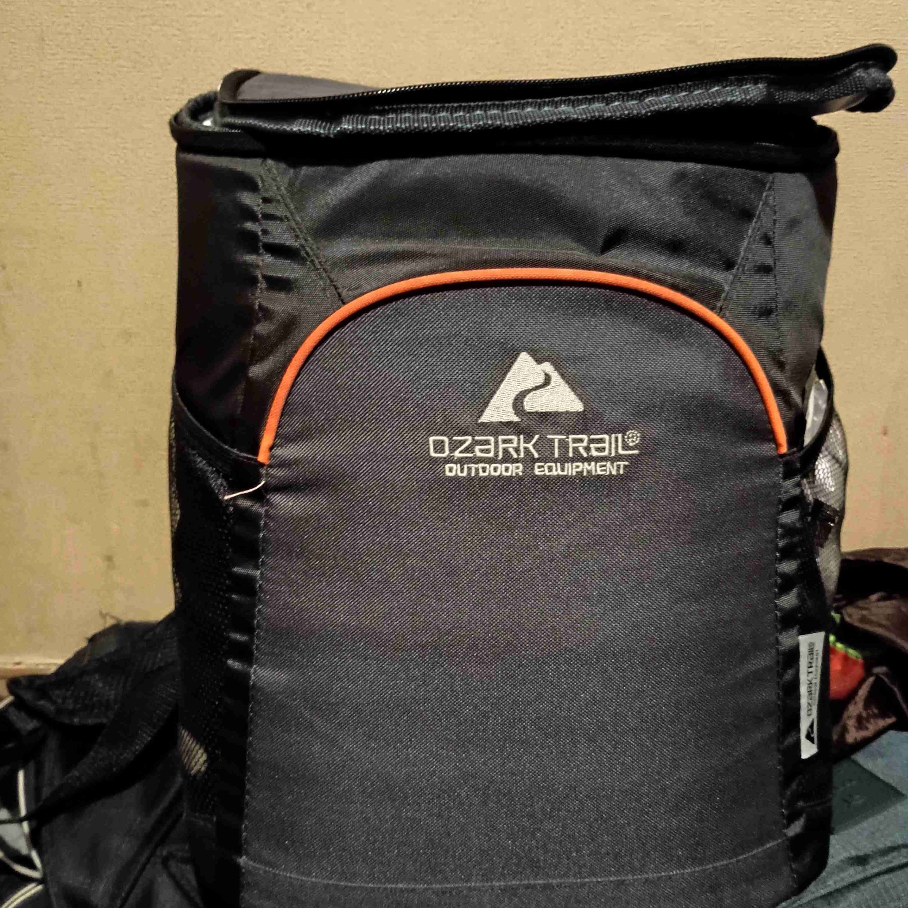 Mochila Ozark Trail negra