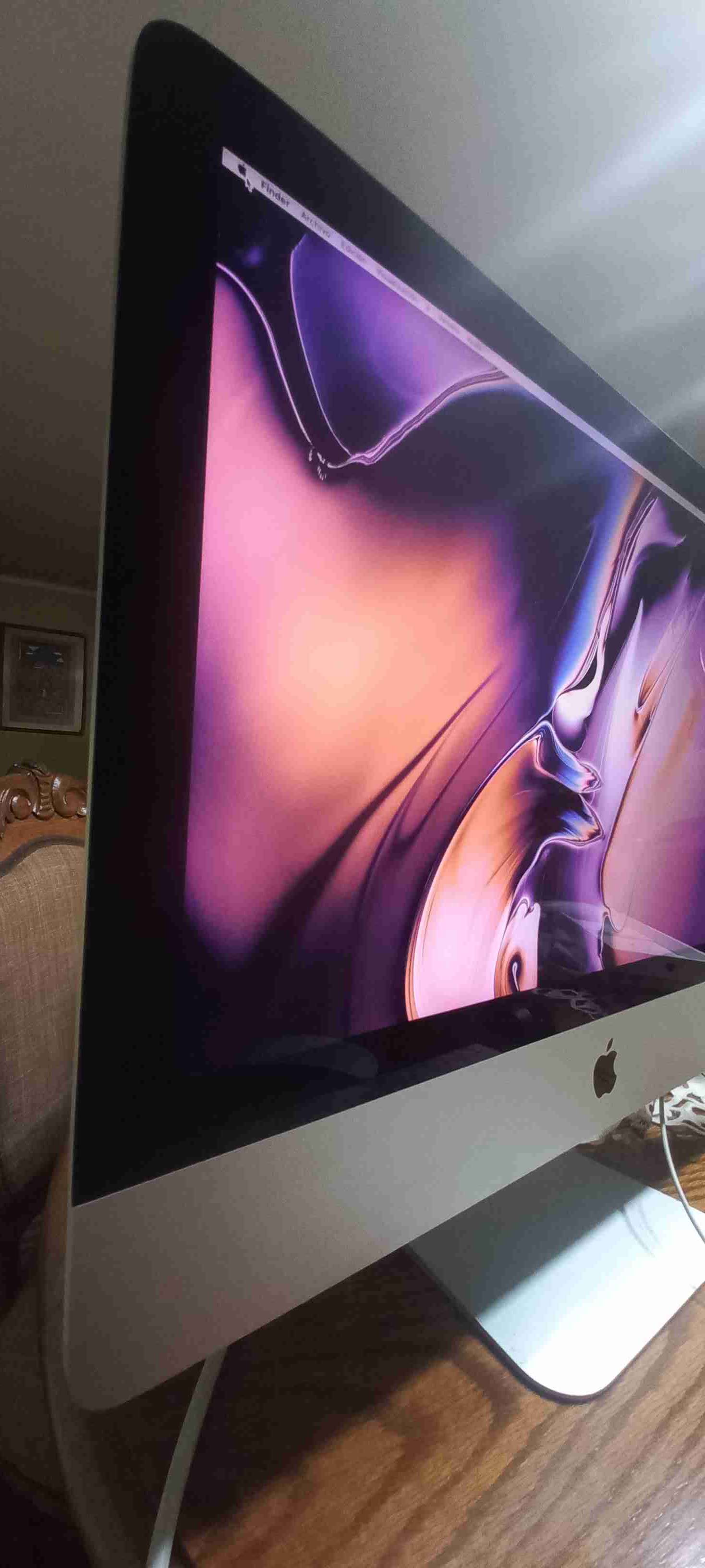 Computador de escritorio widescreen - miniatura 1