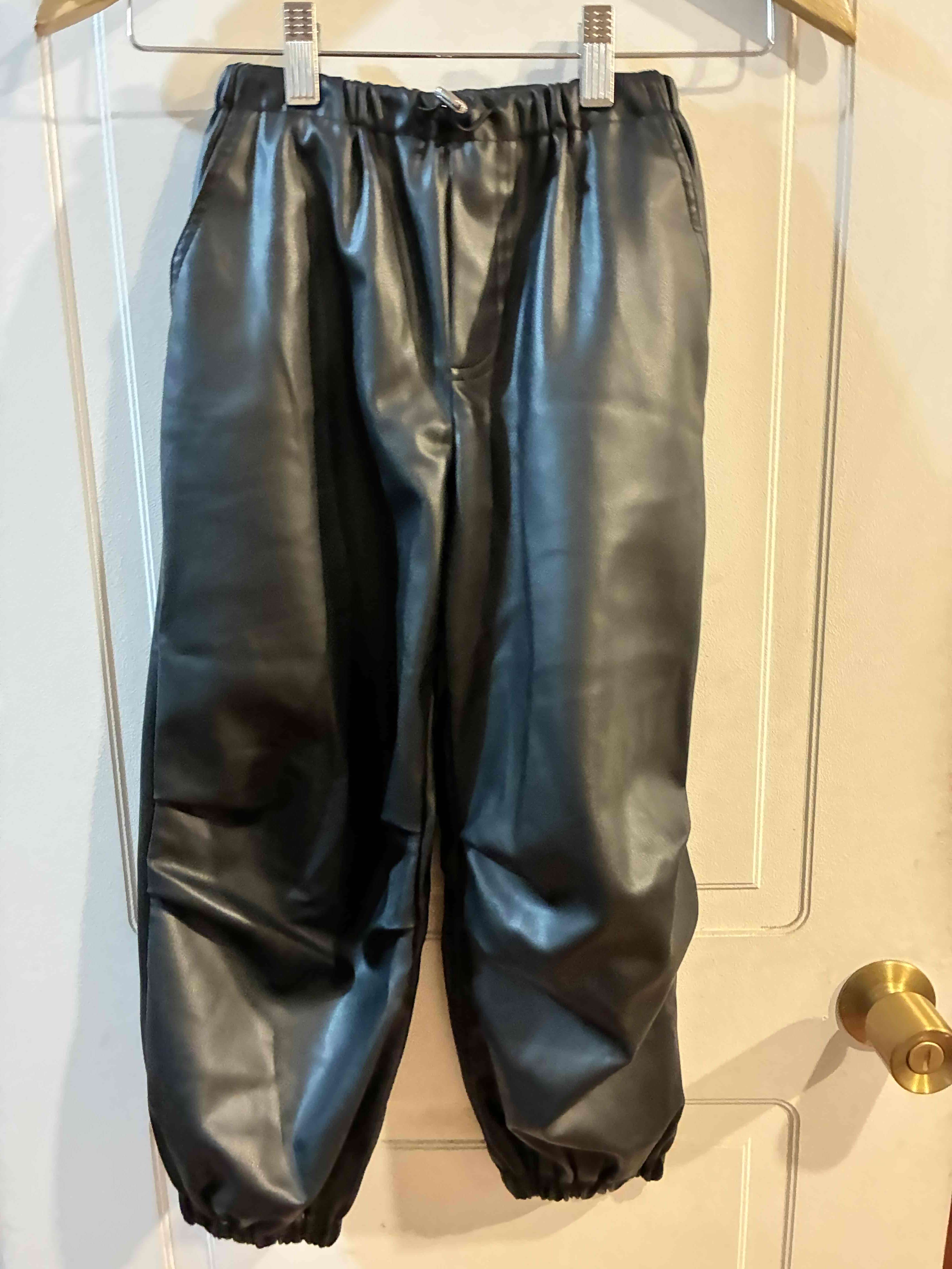 Pantalón eco cuero Zara talla 8