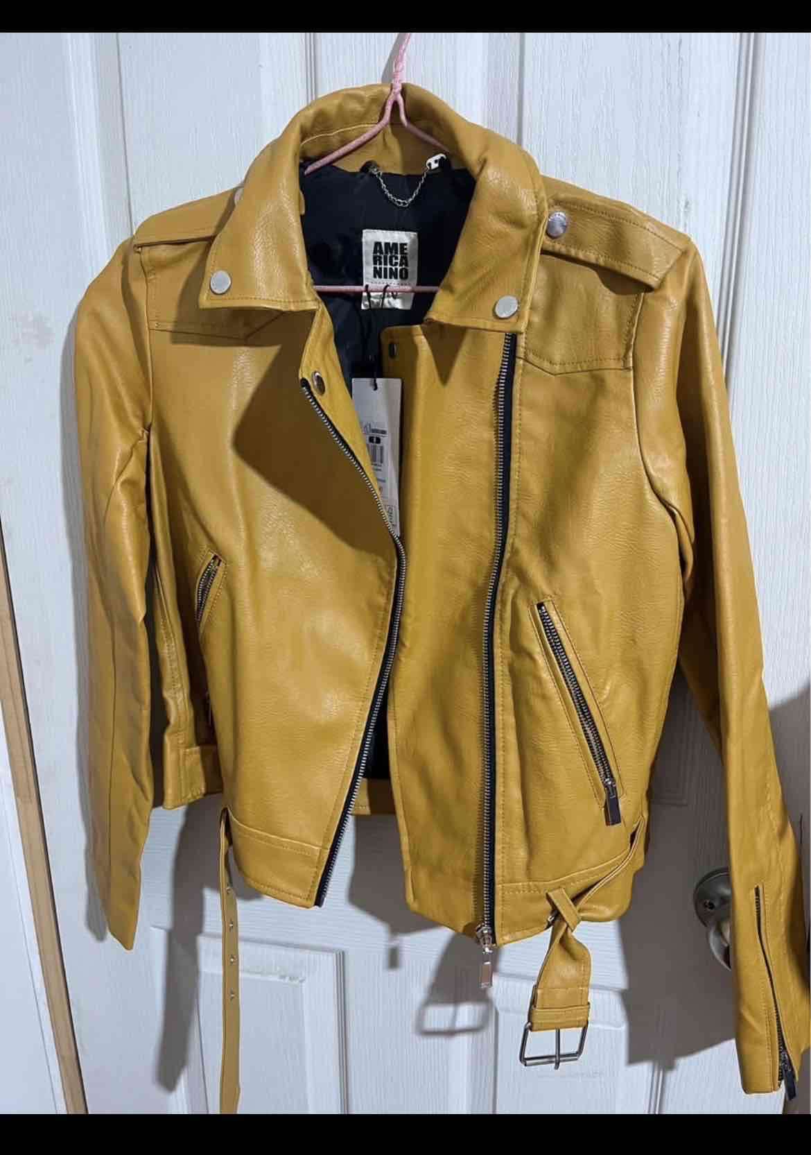 Chaqueta biker amarilla