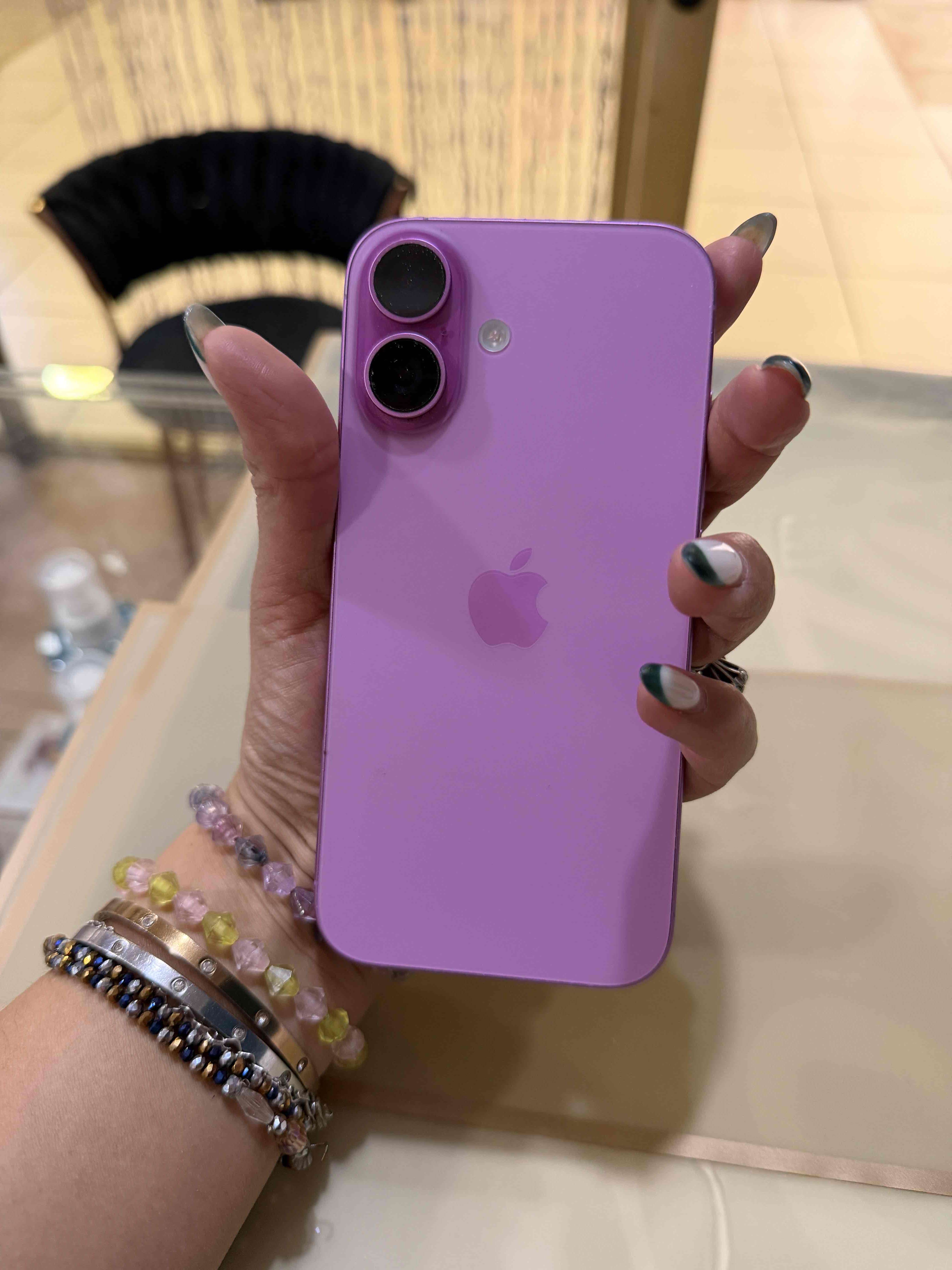 iPhone 16 rosado 128gb - miniatura 4