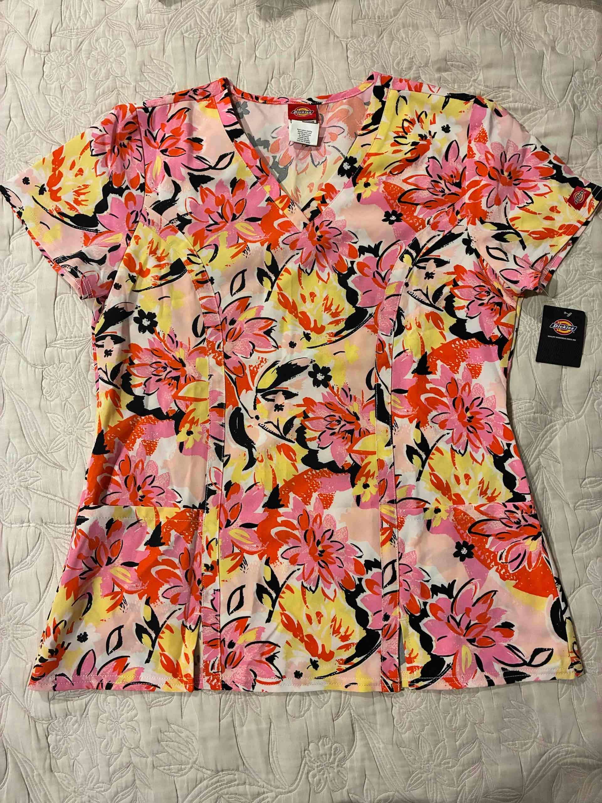 Scrab clínico estampado flores talla m