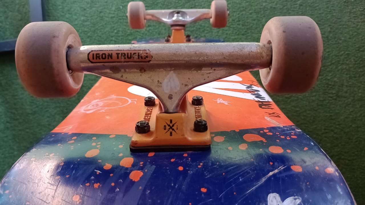 Skateboard profesional usado - miniatura 3