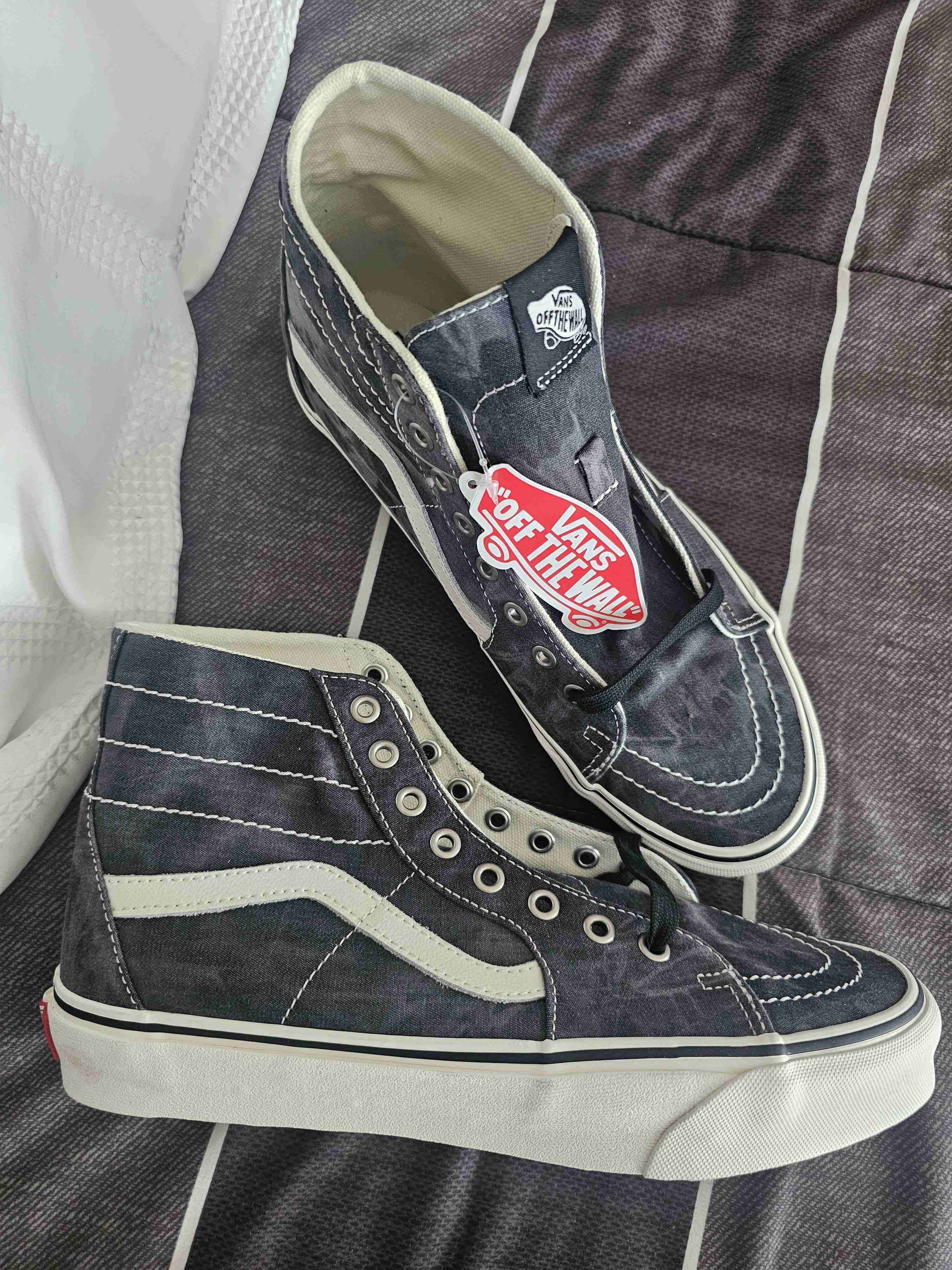 Zapatillas altas negras estilo casual - miniatura 2