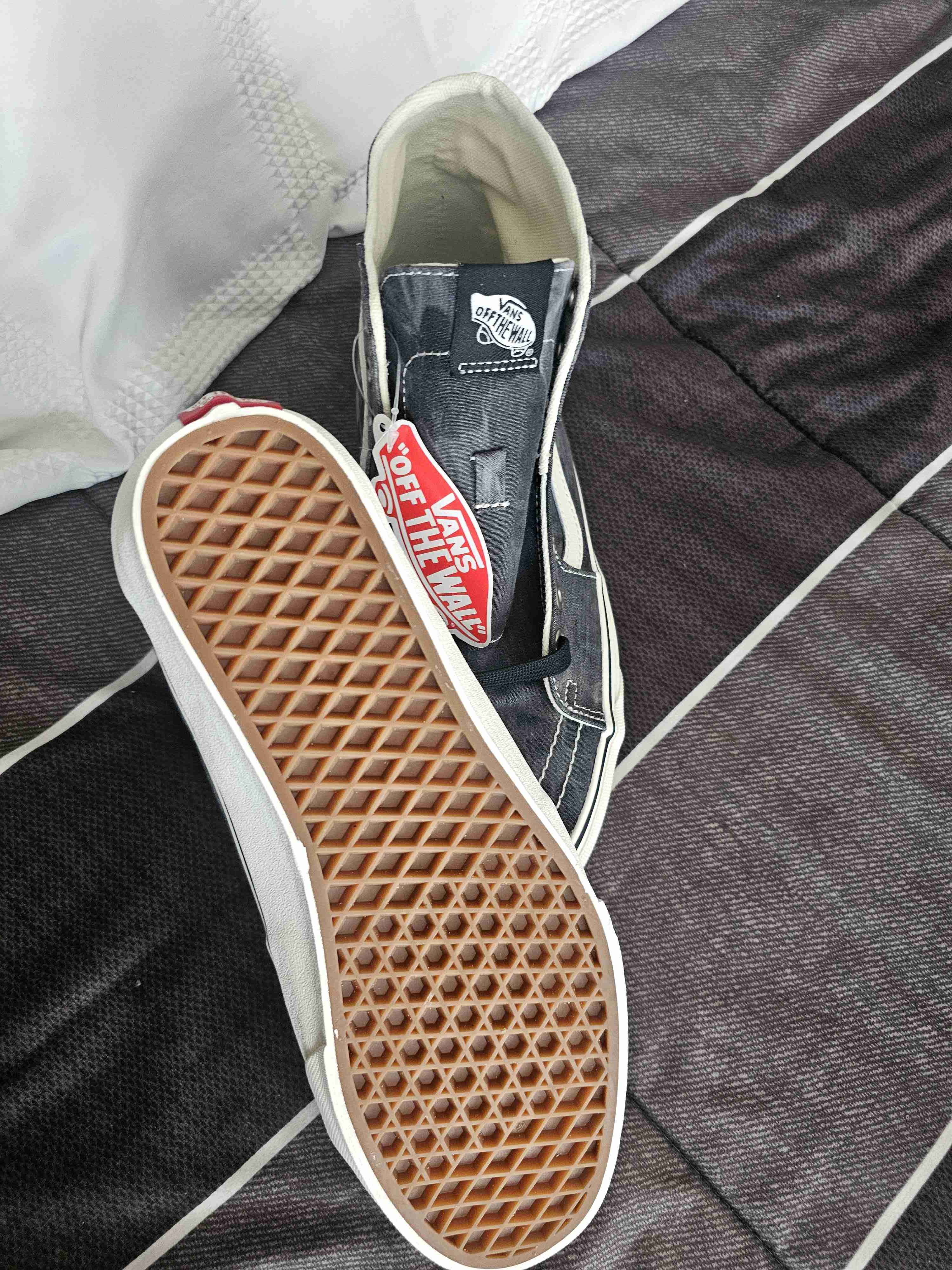 Zapatillas altas negras estilo casual - miniatura 3