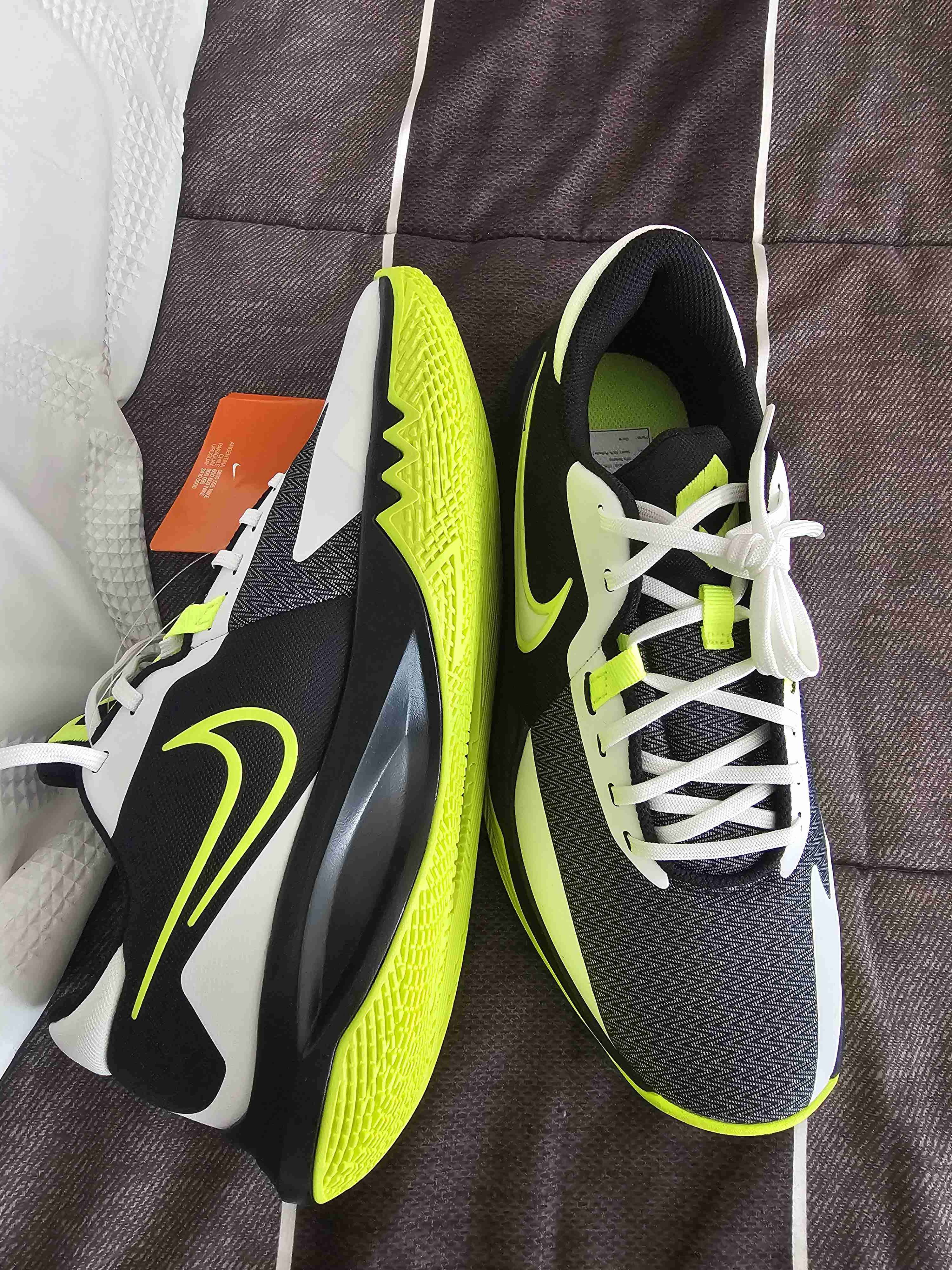 Zapatillas deportivas Nike negras y verdes - miniatura 2