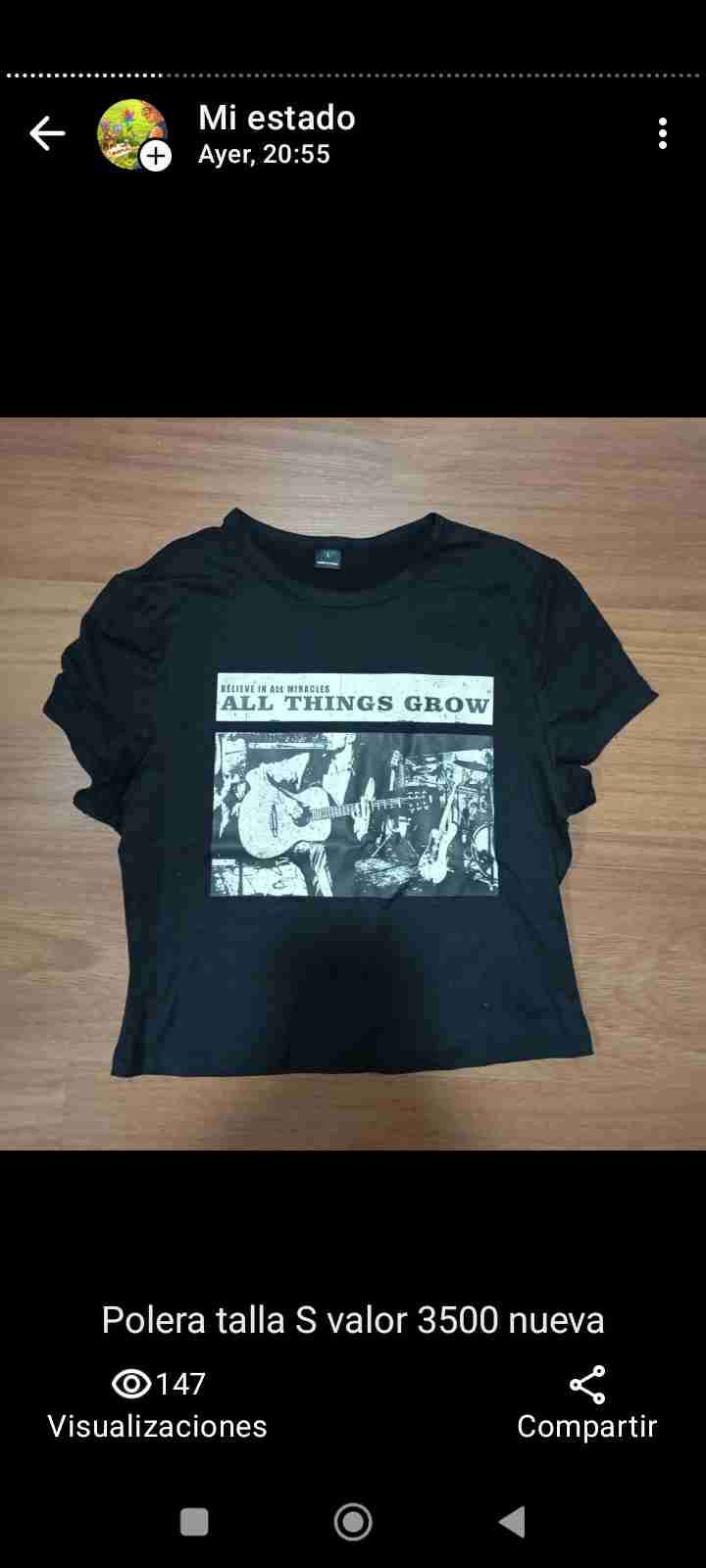 Polera negra con diseño