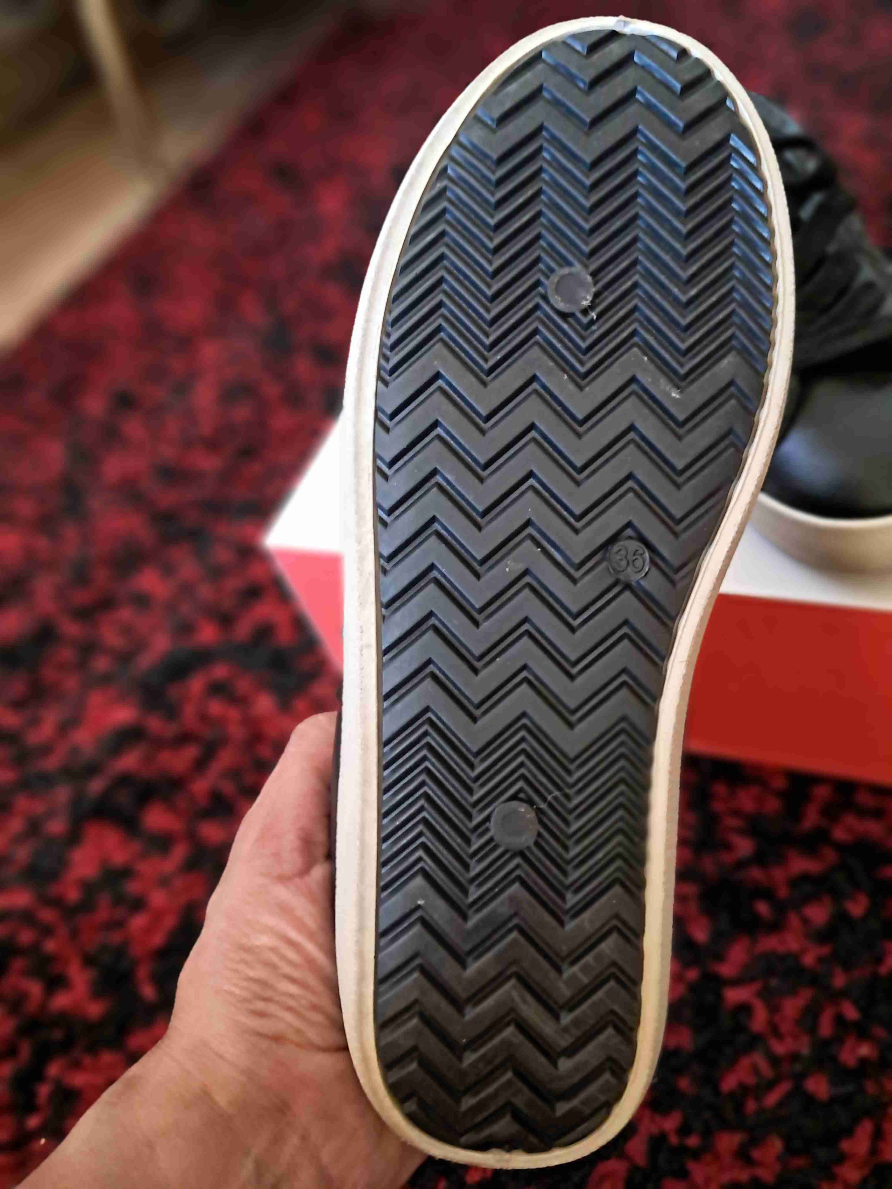 Zapatillas negras con detalle de estrella - miniatura 3