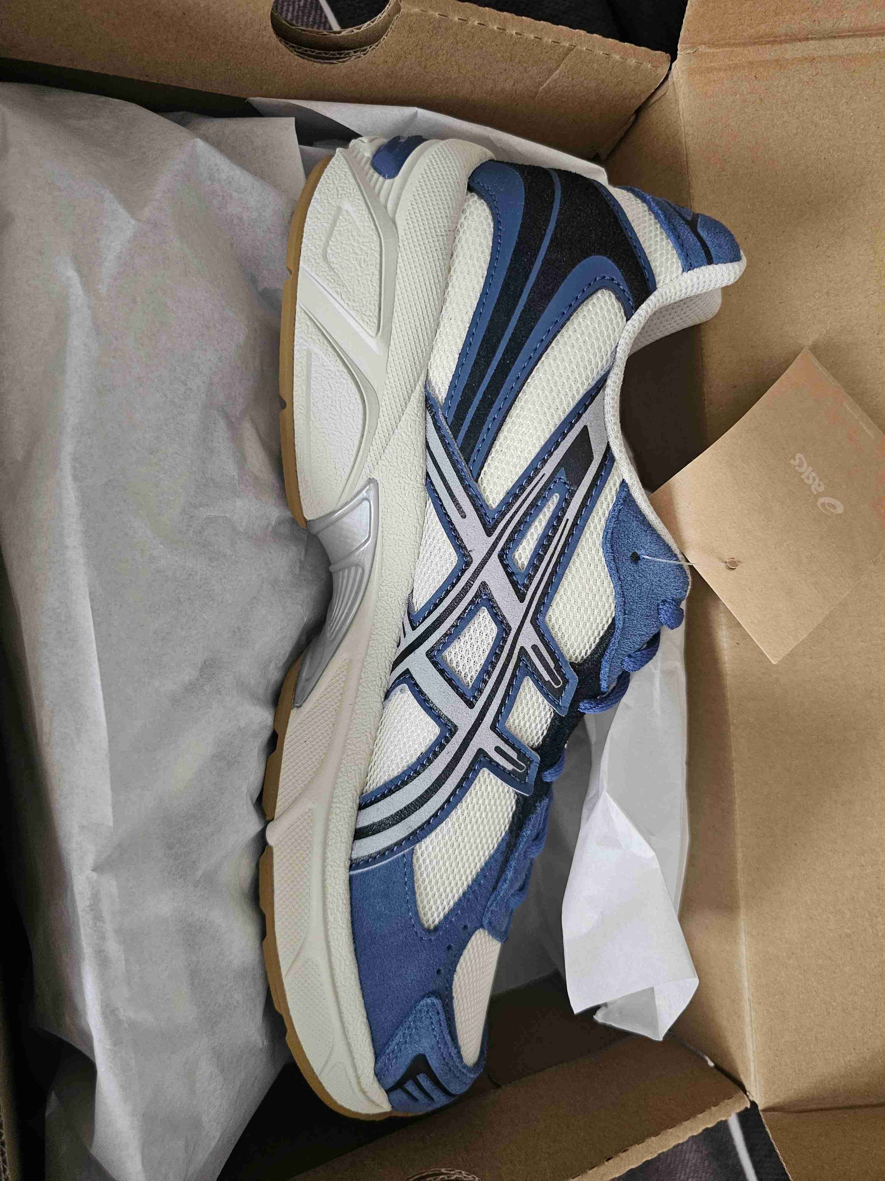 Zapatillas deportivas Asics blancas y azules - miniatura 4