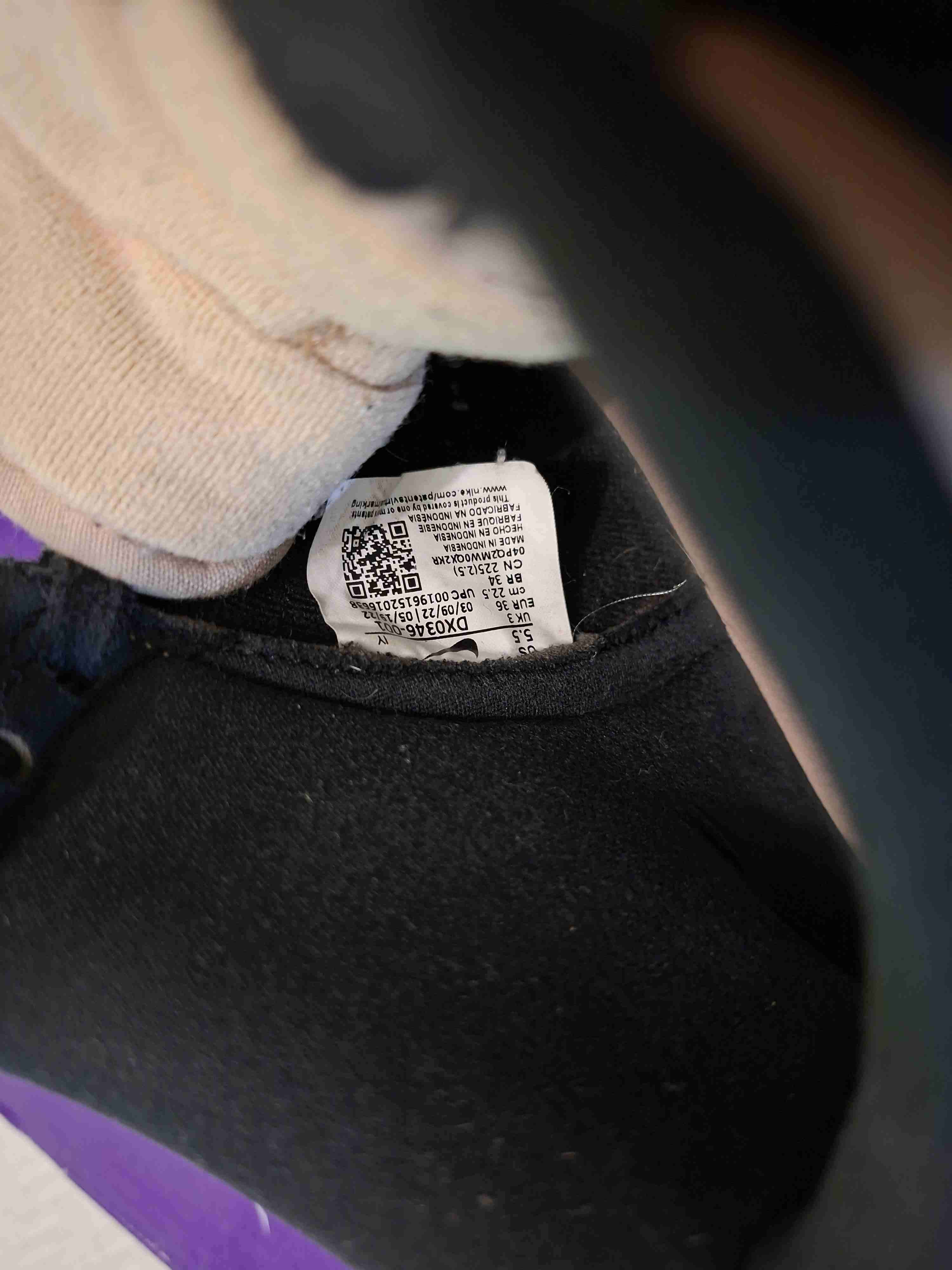 Zapatillas Nike beige y negras - miniatura 5