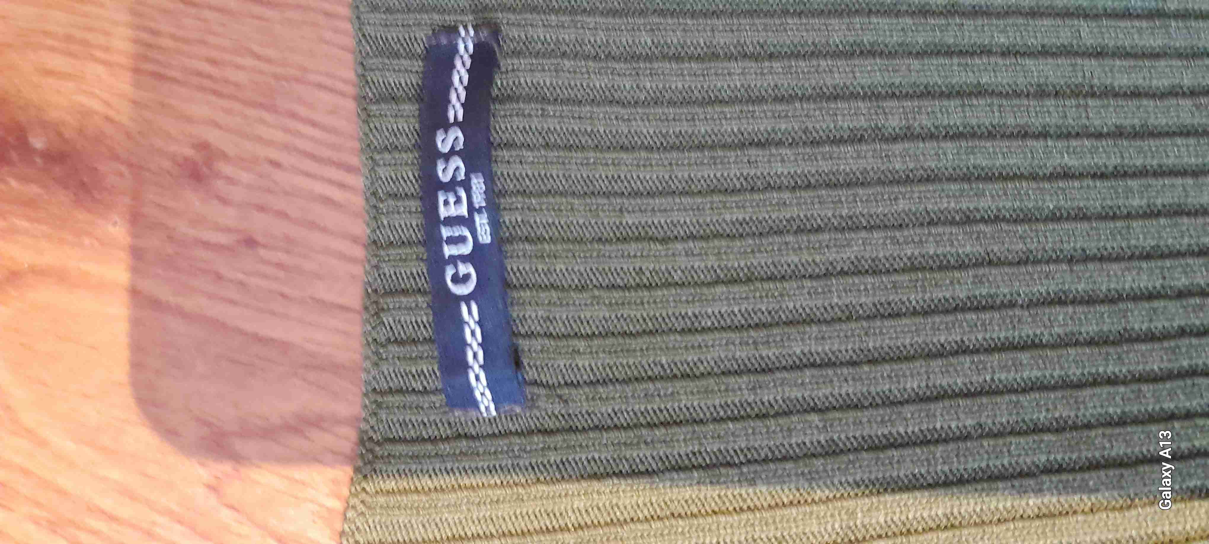 Sweater verde cruzado para mujer - miniatura 3