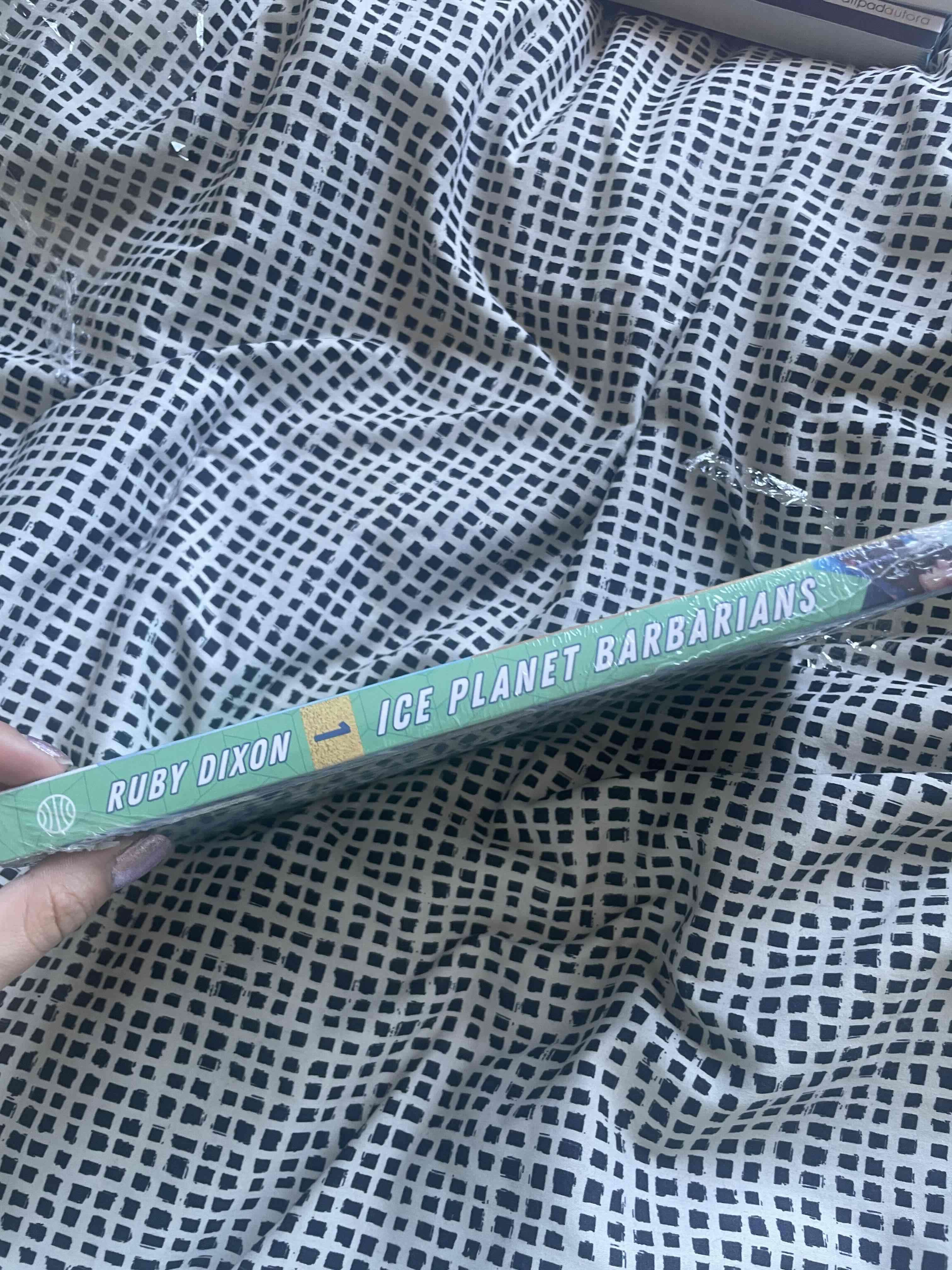 Libro Ice Planet Barbarians original Nuevo - 3