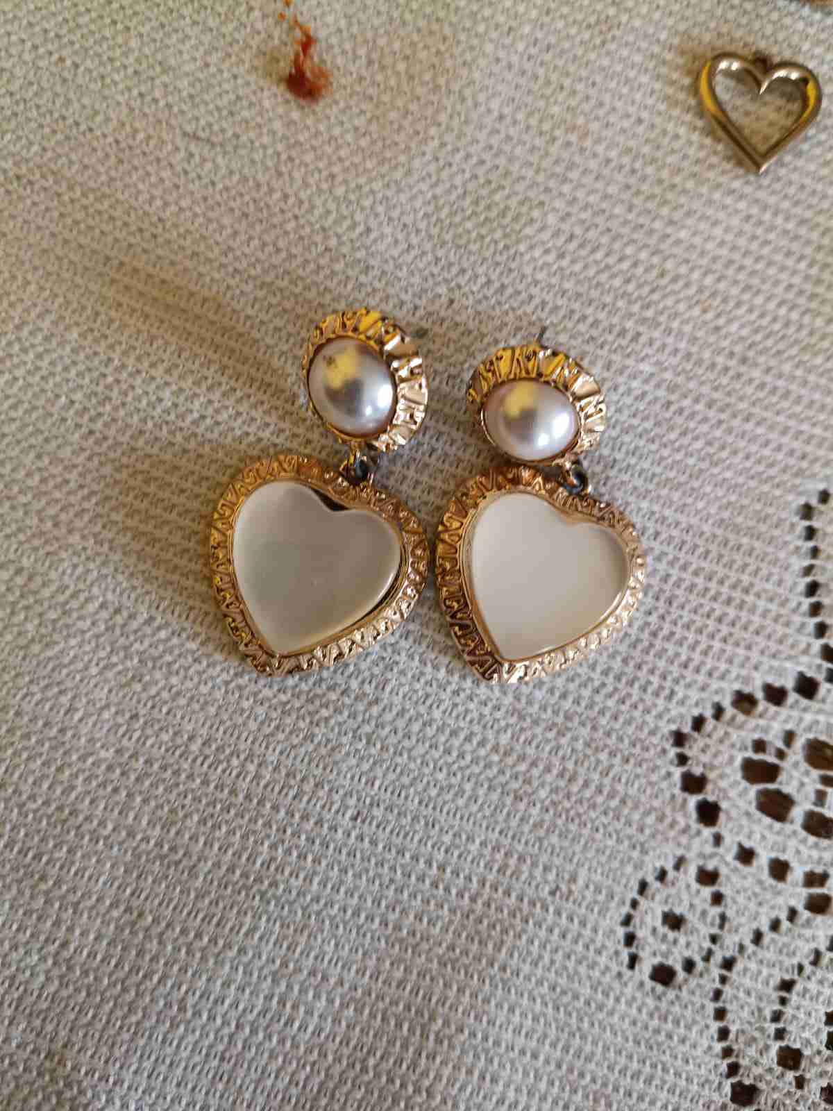 Aros de corazón dorados - miniatura 3