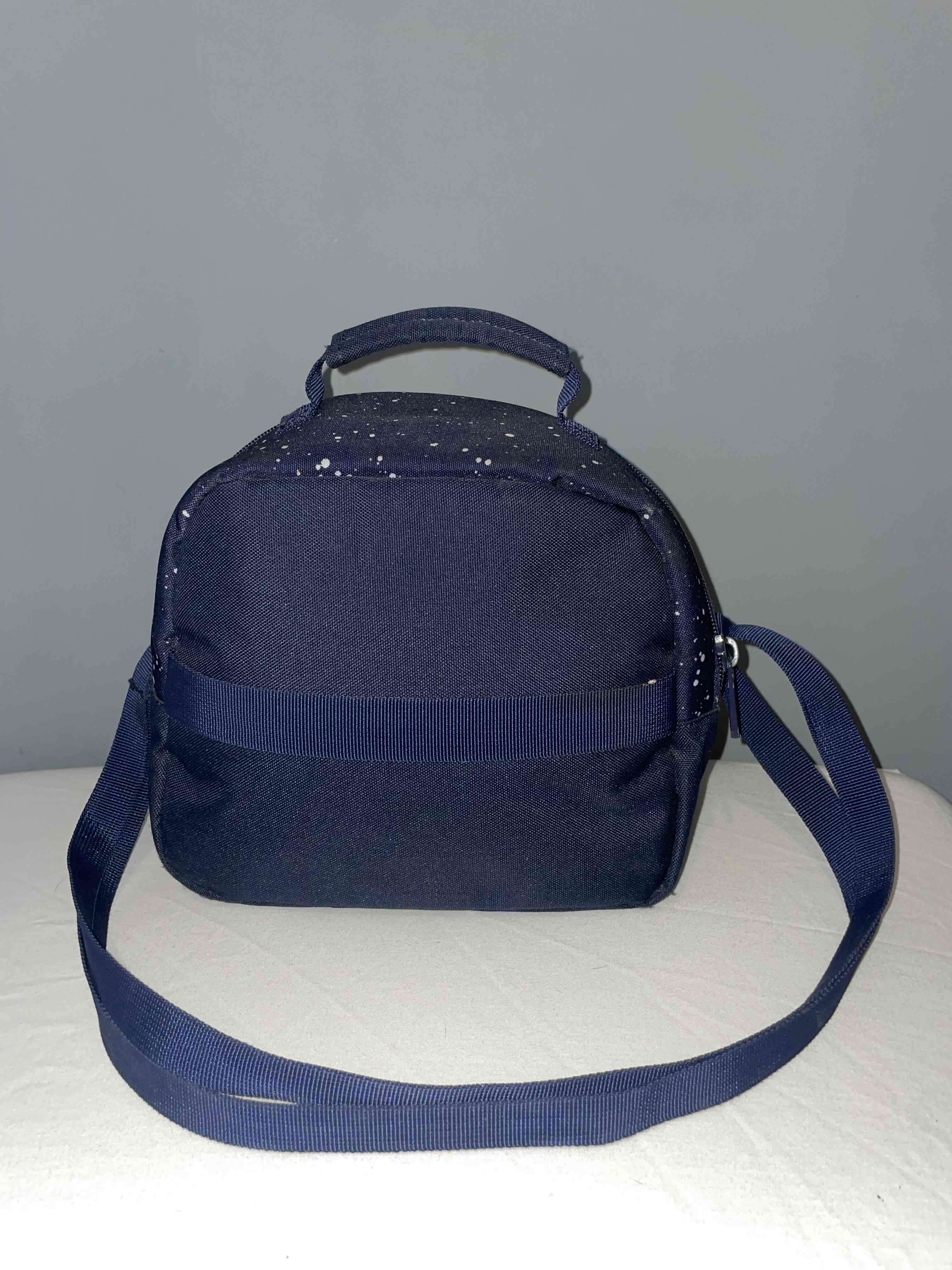 Lonchera azul con diseño espacial - 2