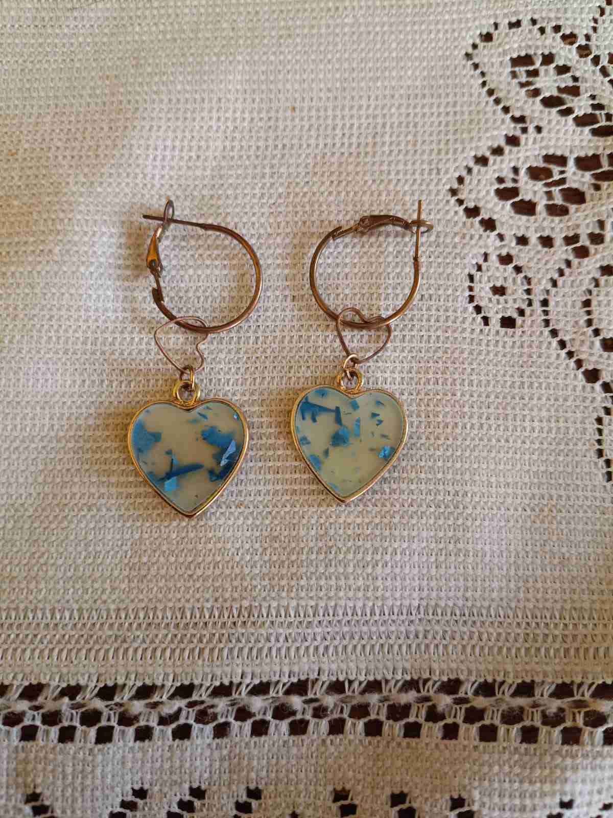 Aros corazón con detalles azules - miniatura 3