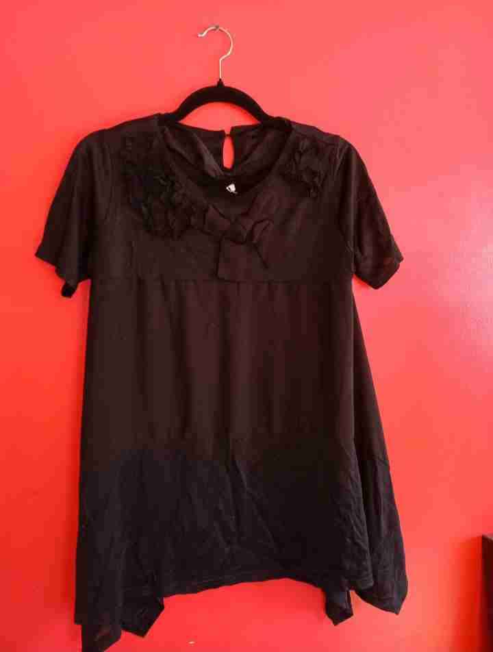 Blusa negra estilo gótico