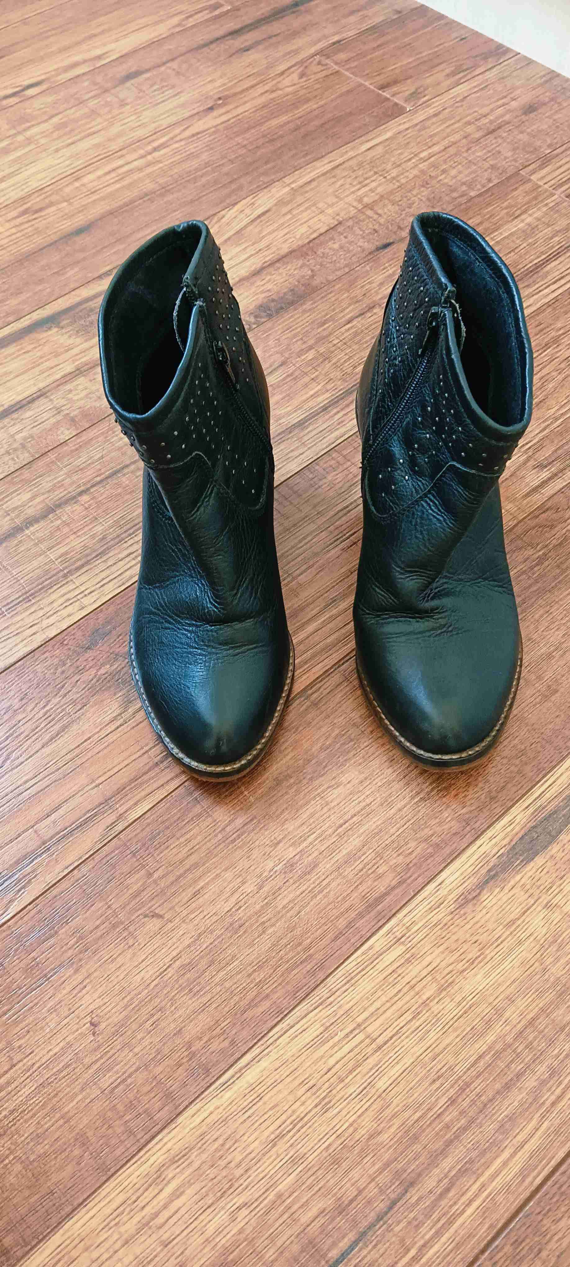 Botines de cuero con tachas (N°35) - 4