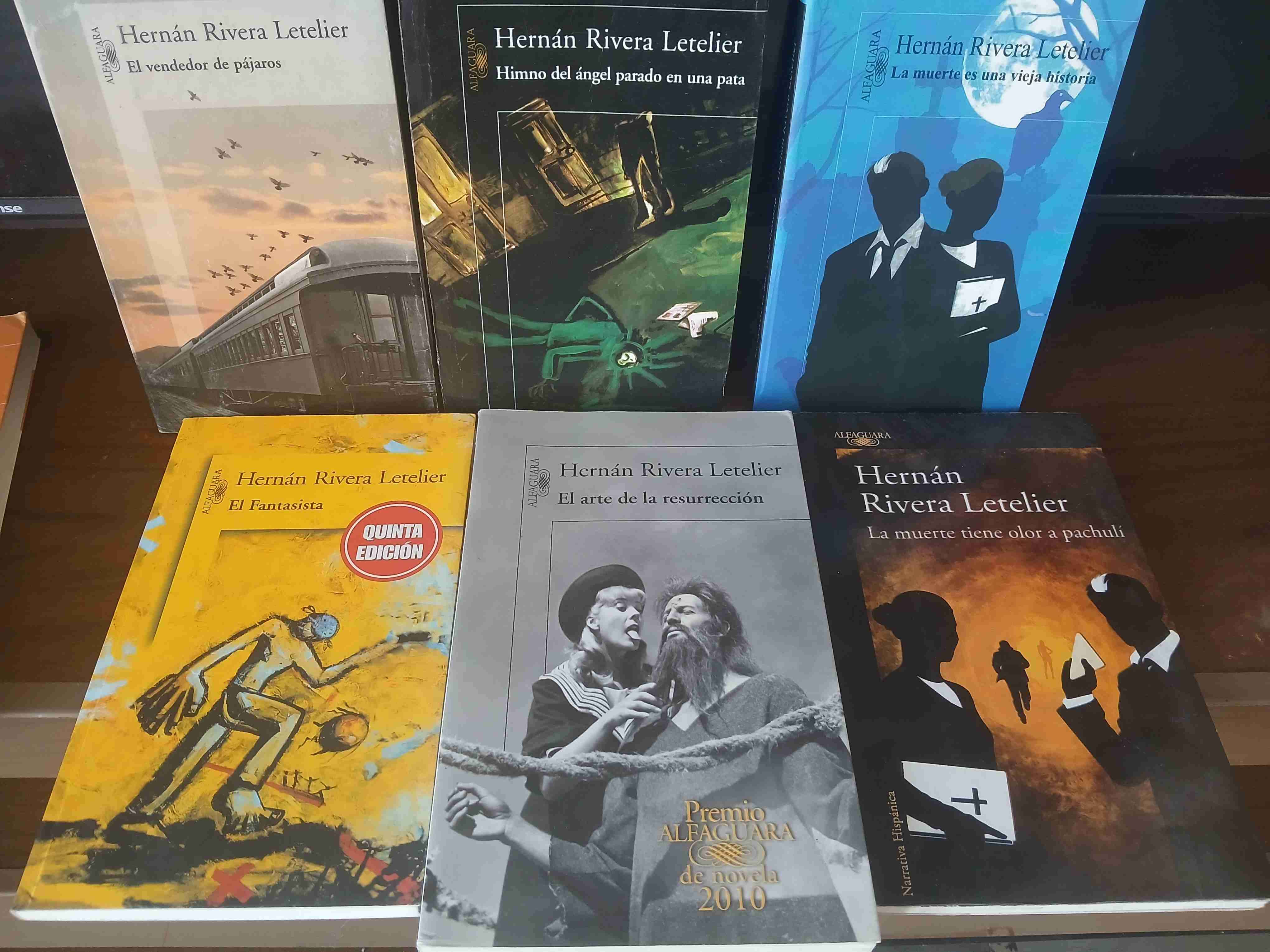 Colección de libros Hernán Rivera Letelier - miniatura 3