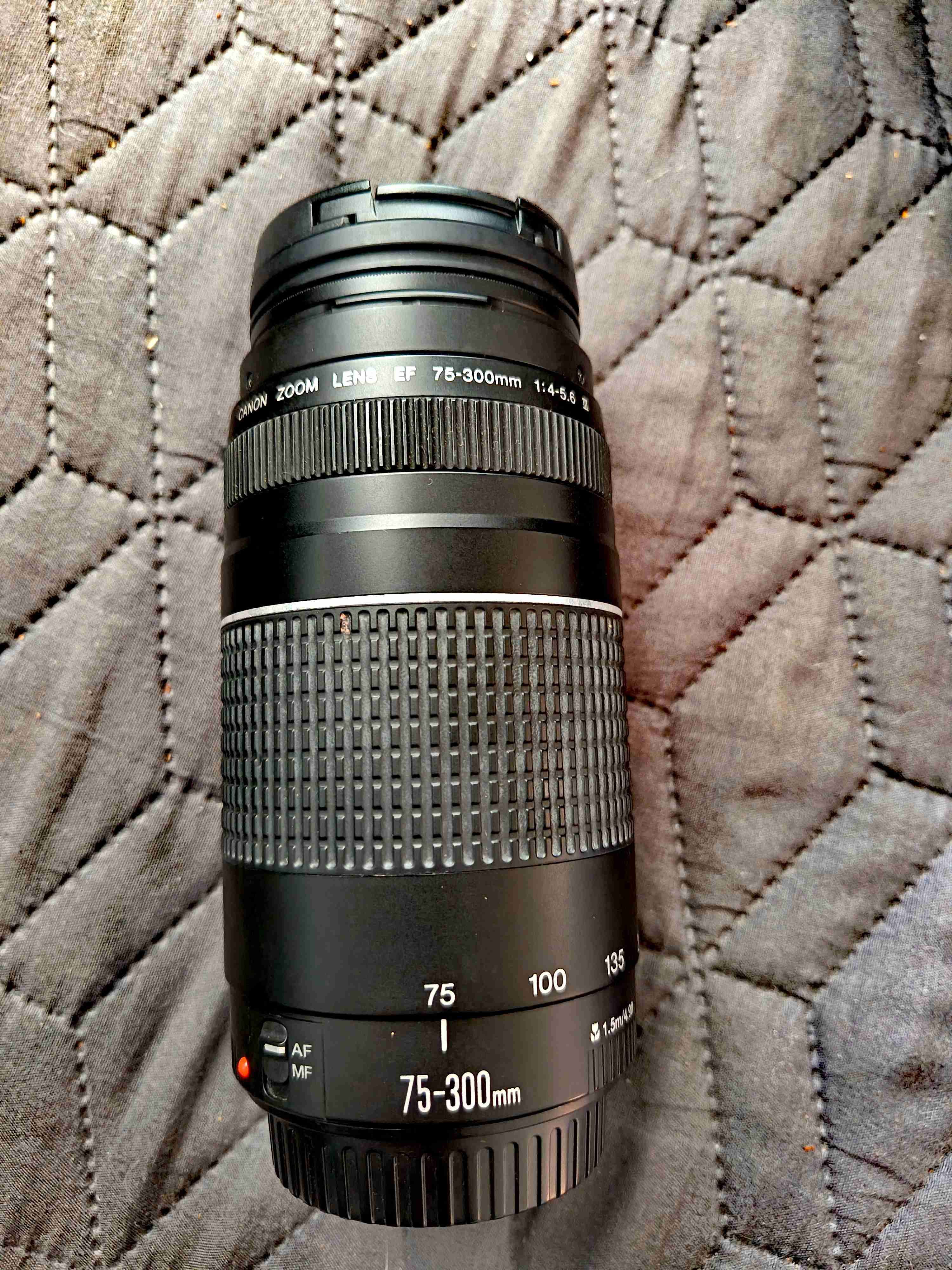 Cámara Canon EOS 1300D con accesorios - miniatura 4