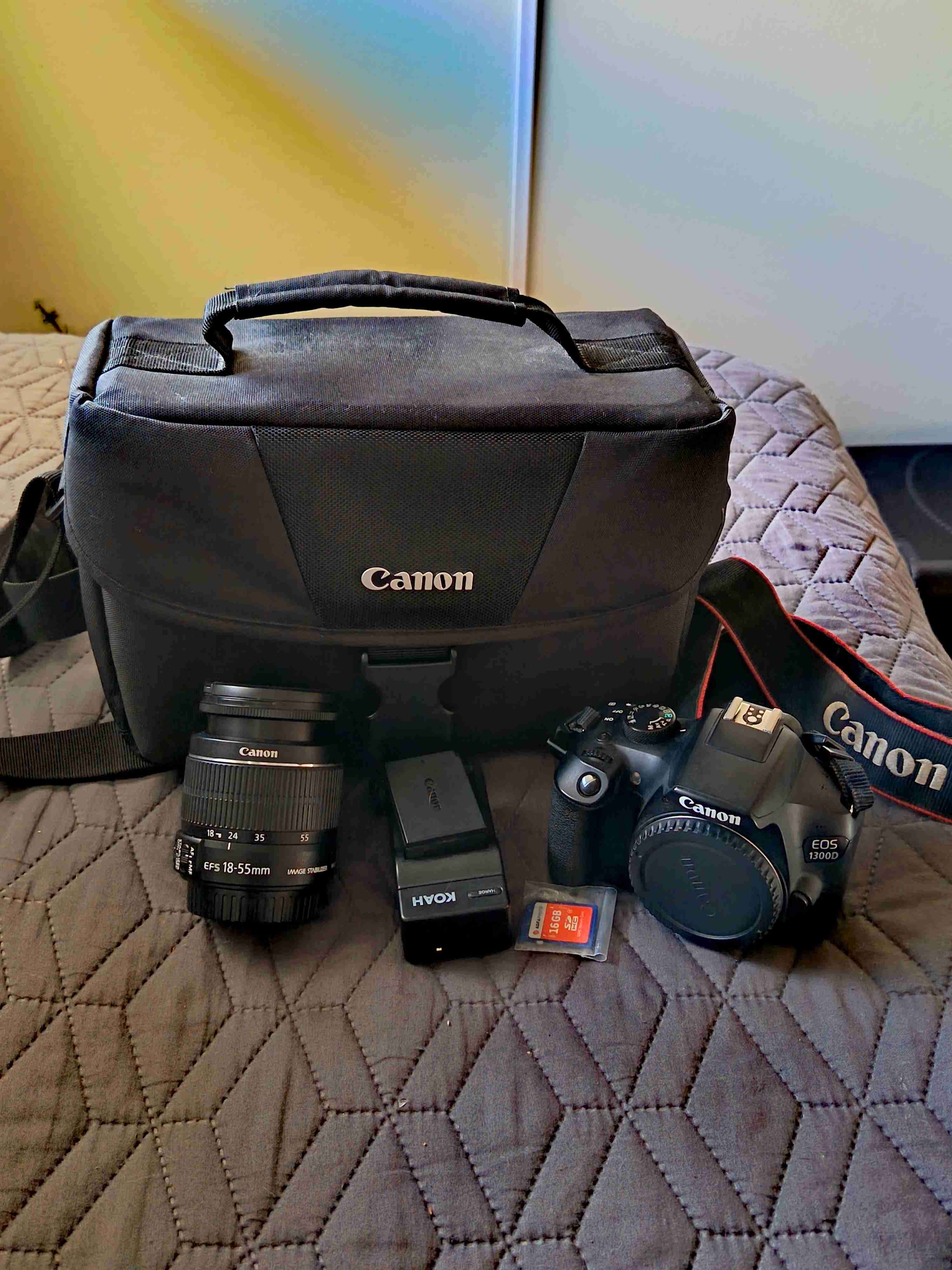 Cámara Canon EOS 1300D con accesorios - miniatura 5